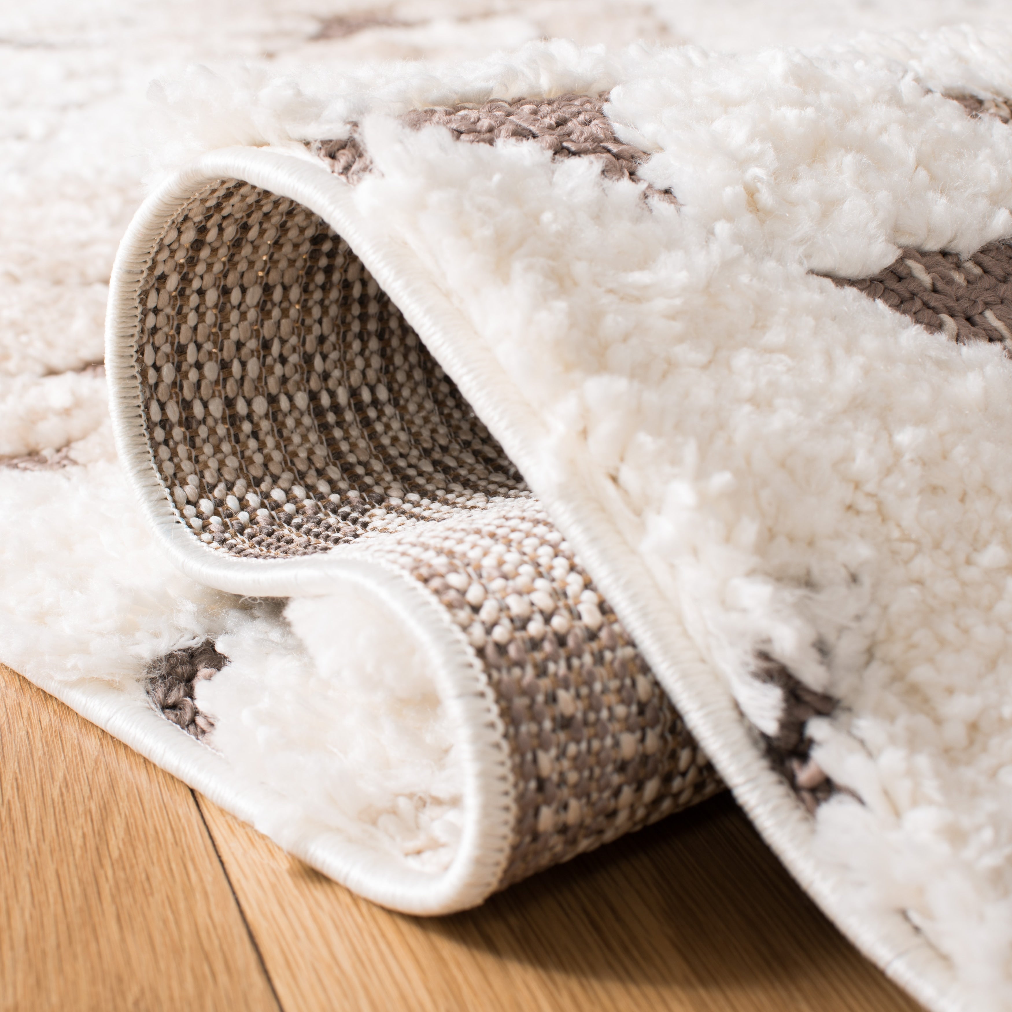 Tapis marocain à poils longs SAFAVIEH Delores, 5 cm d'épaisseur