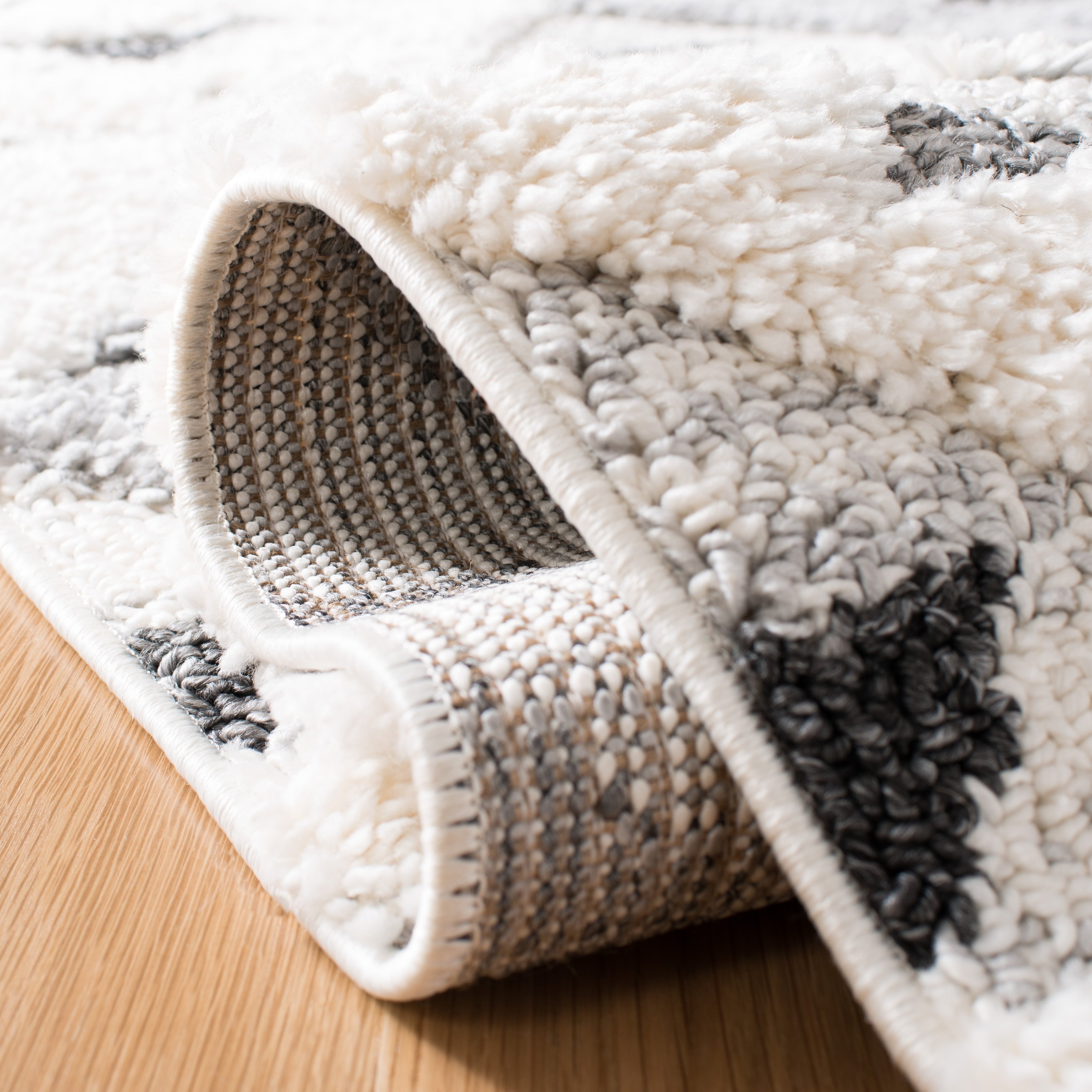 Tapis marocain à poils longs SAFAVIEH Delores, 5 cm d'épaisseur