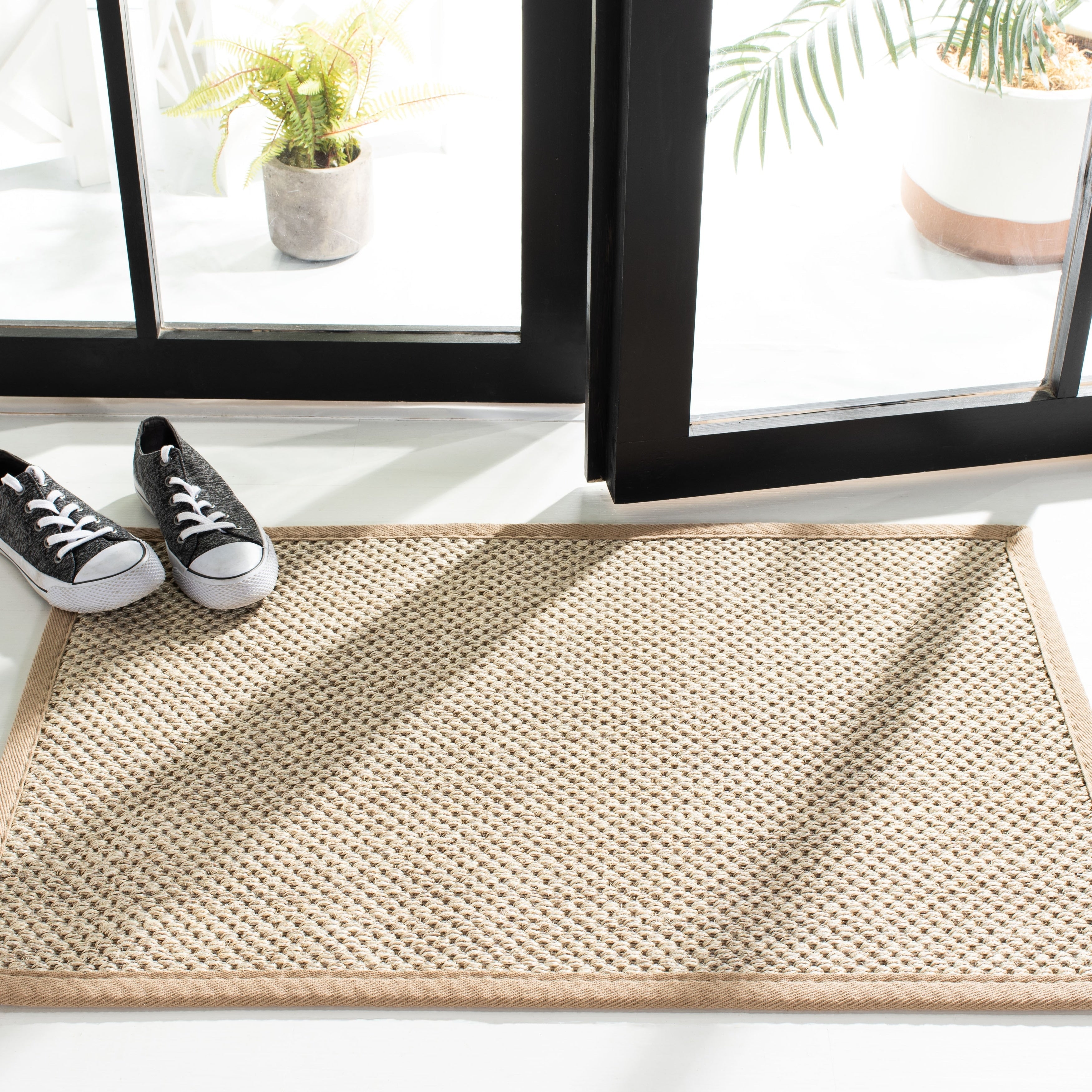 Tapis en sisal à bordure décontractée Lorine en fibre naturelle SAFAVIEH