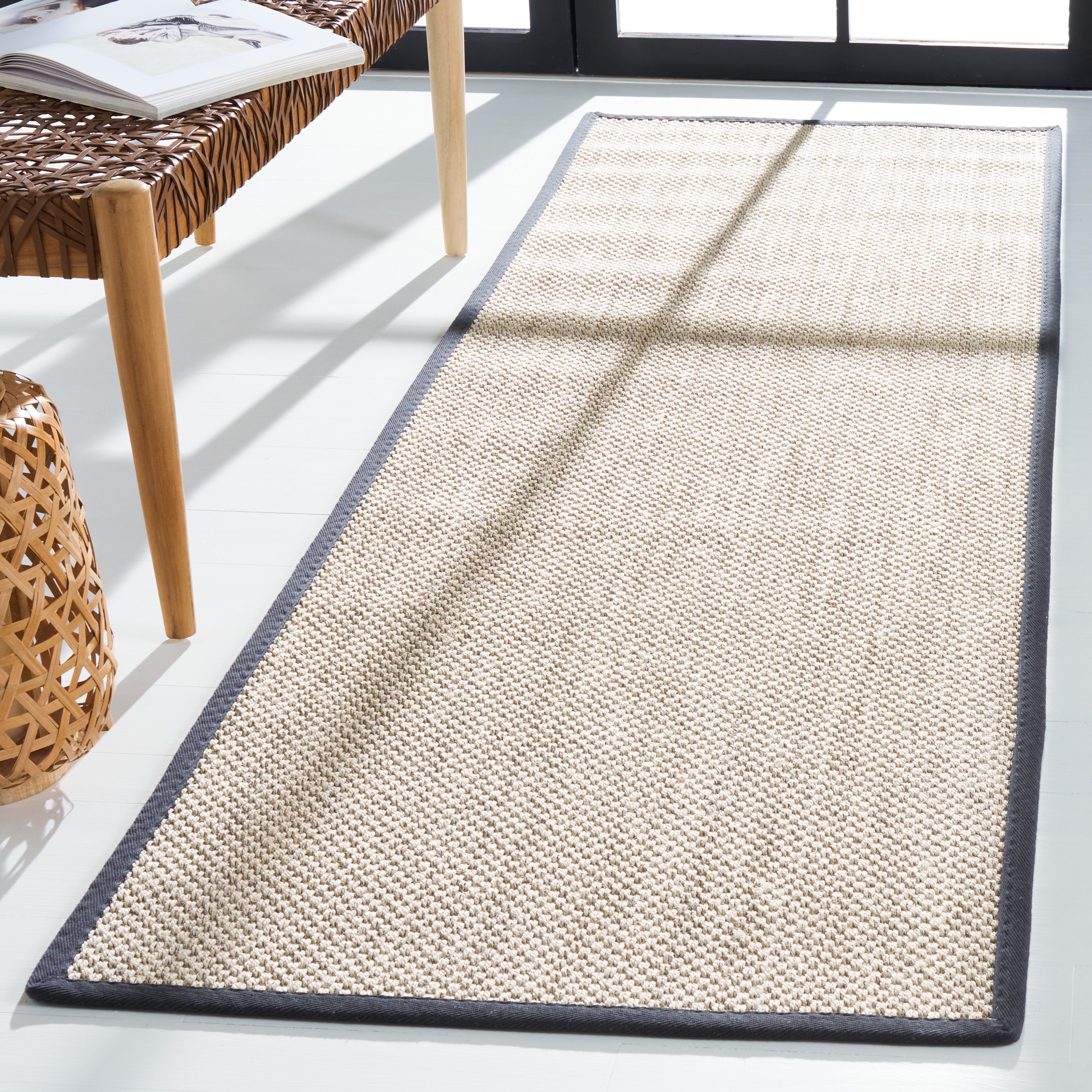 Tapis en sisal à bordure décontractée Lorine en fibre naturelle SAFAVIEH