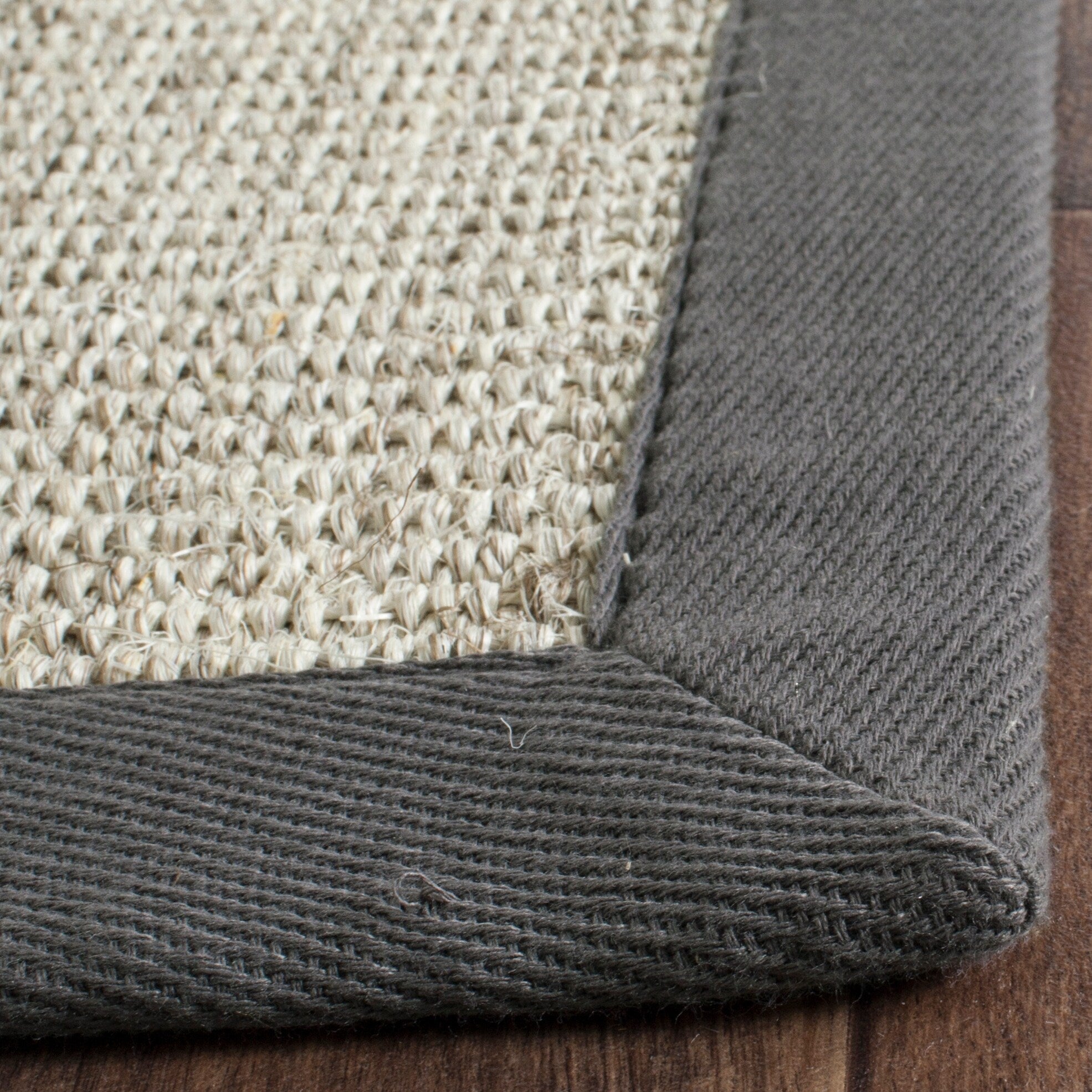 Tapis en sisal à bordure Madelyn en fibre naturelle SAFAVIEH