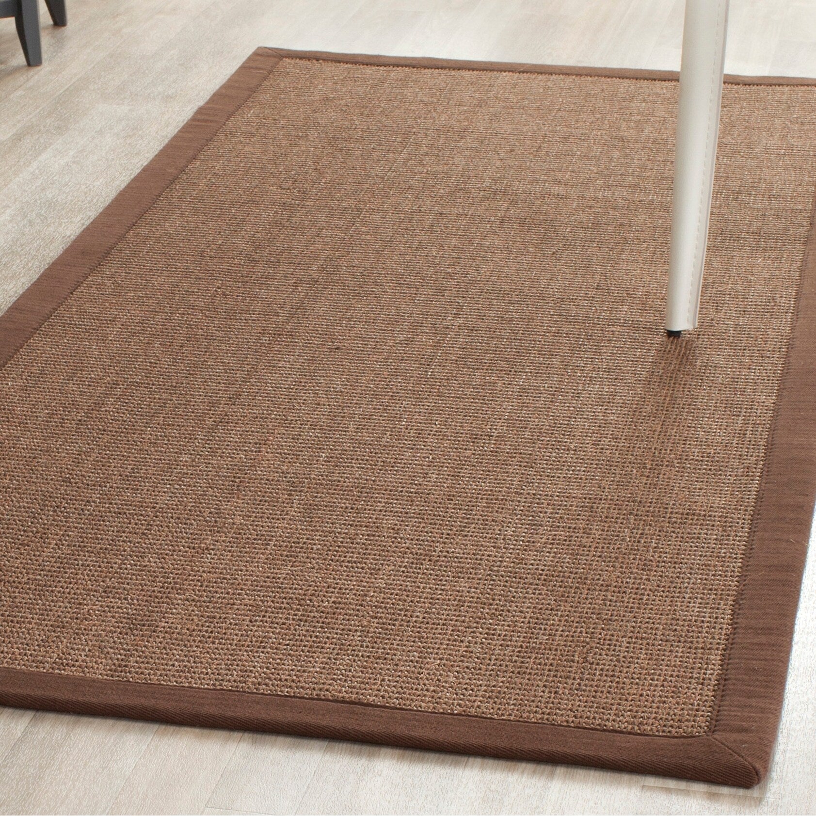 Tapis en sisal à bordure Madelyn en fibre naturelle SAFAVIEH