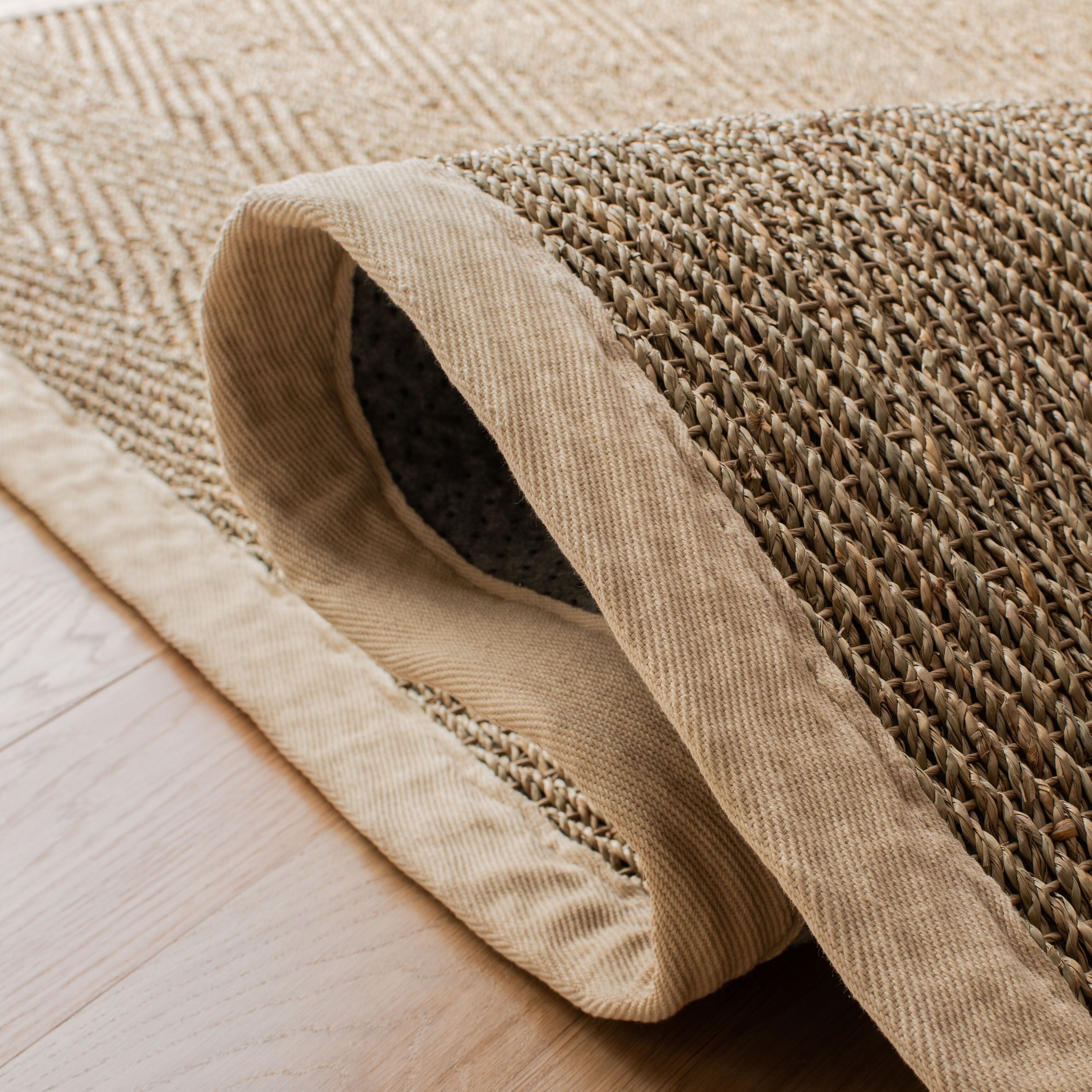 Tapis en jonc de mer à chevrons et à motif Trilby en fibres naturelles SAFAVIEH