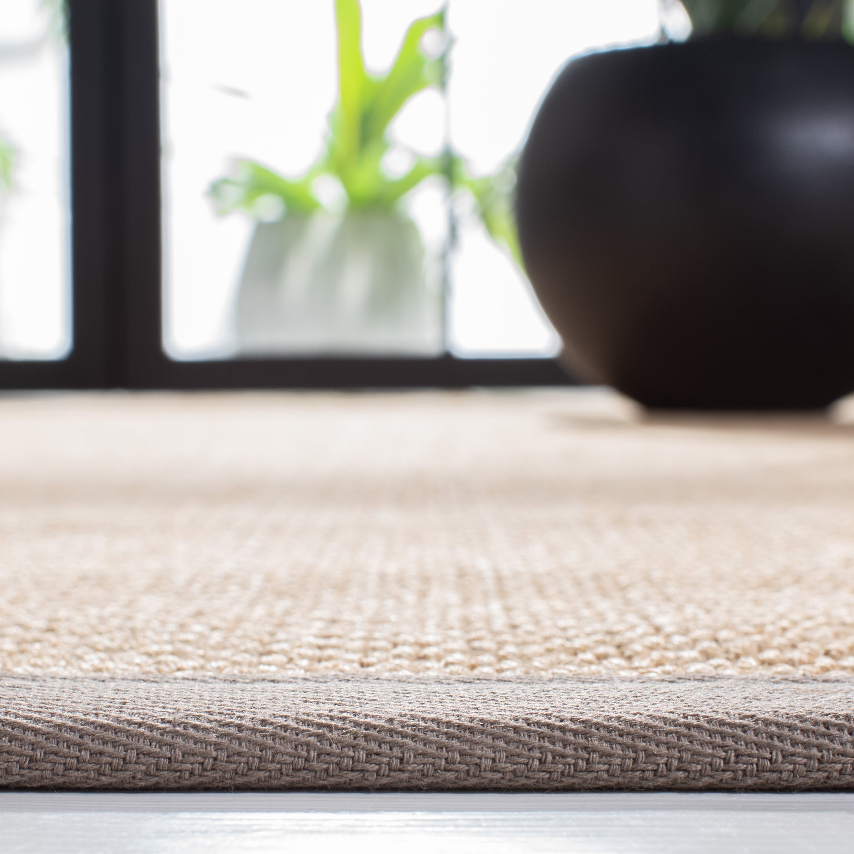 Tapis en sisal à bordure décontractée Venus en fibre naturelle SAFAVIEH