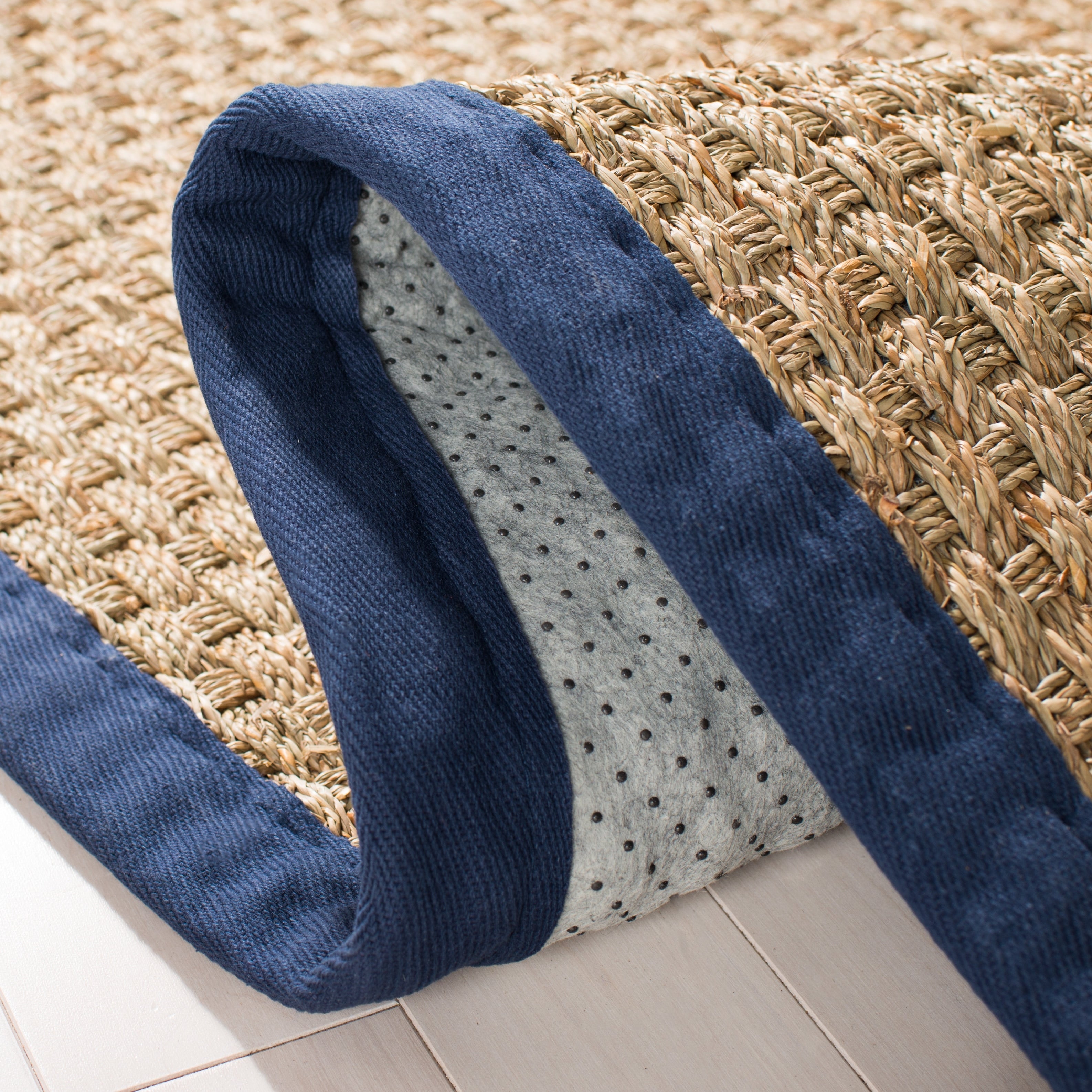 Tapis en jonc de mer tissé en fibre naturelle Zymryd SAFAVIEH