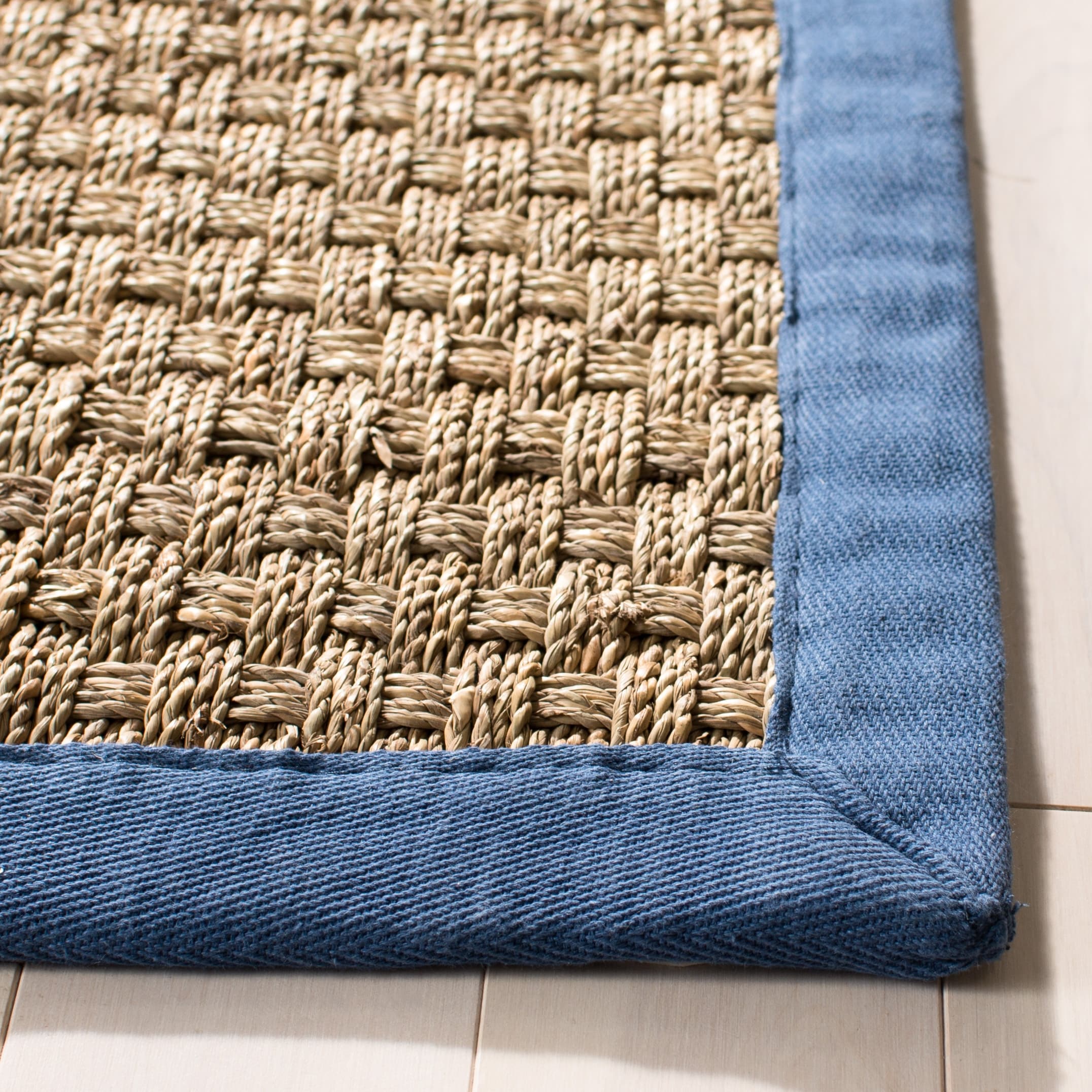 Tapis en jonc de mer tissé en fibre naturelle Zymryd SAFAVIEH