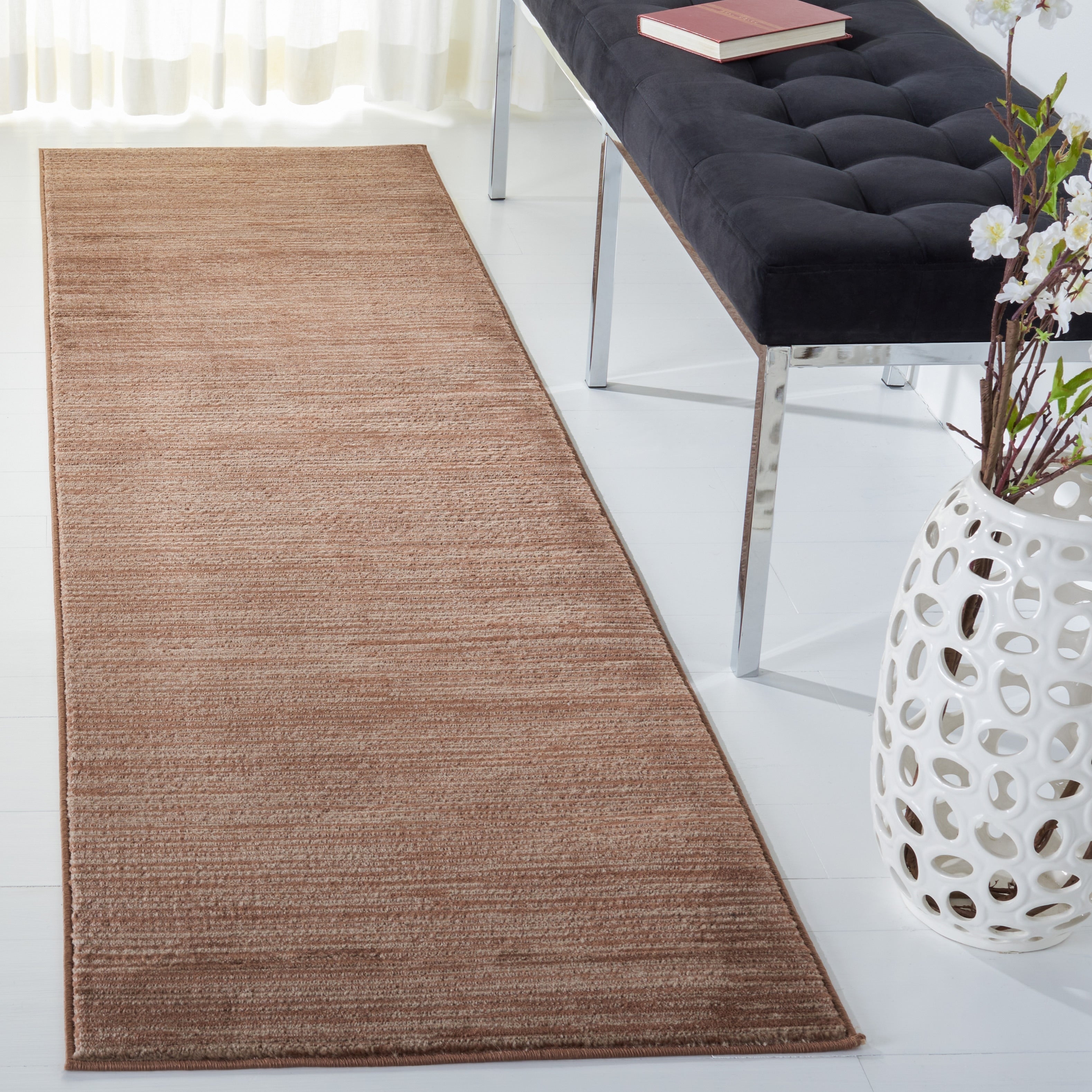 Tapis moderne SAFAVIEH Vision Sunanda aux tons ombrés.