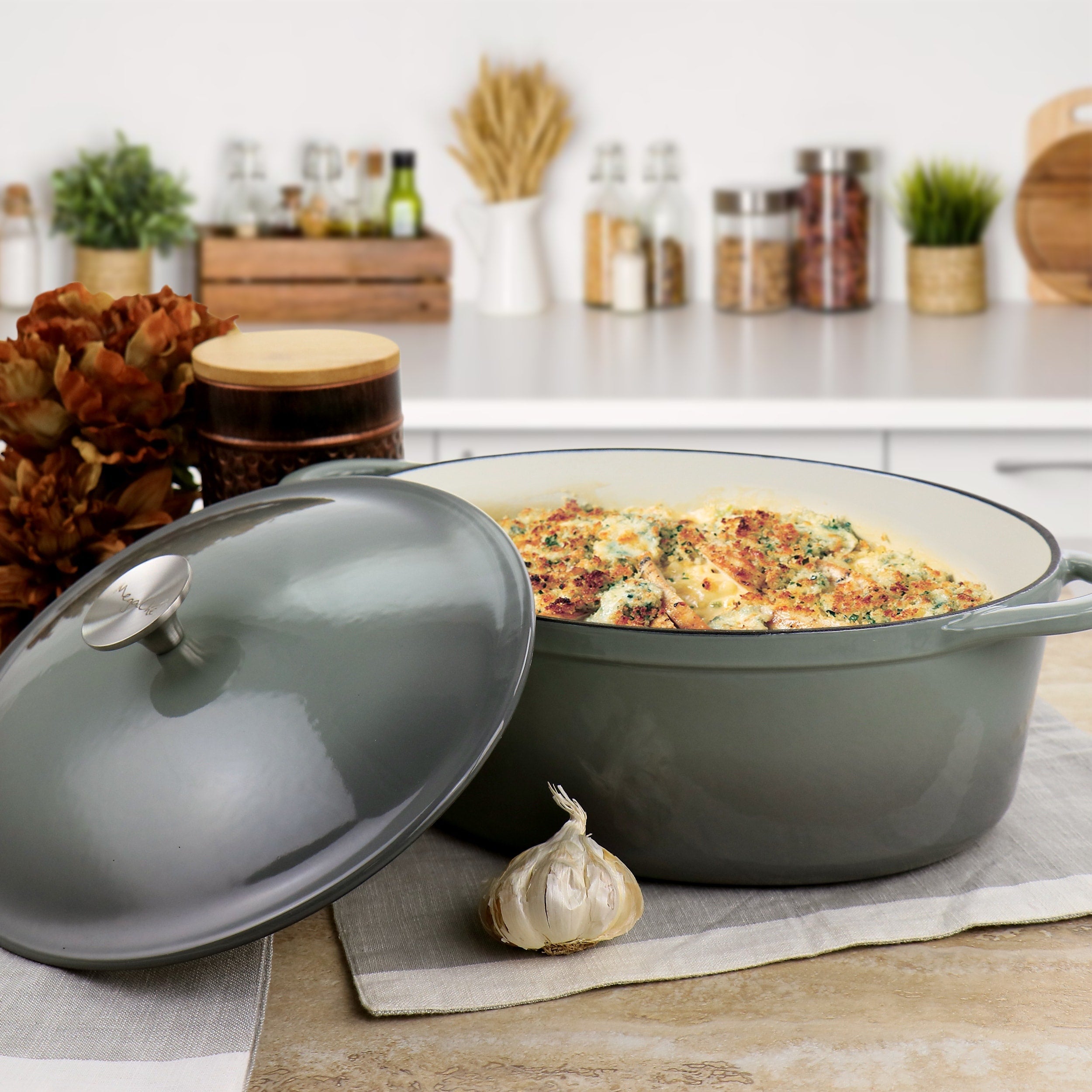 Cocotte ovale en fonte émaillée de 7 litres, couleur Storm Cloud