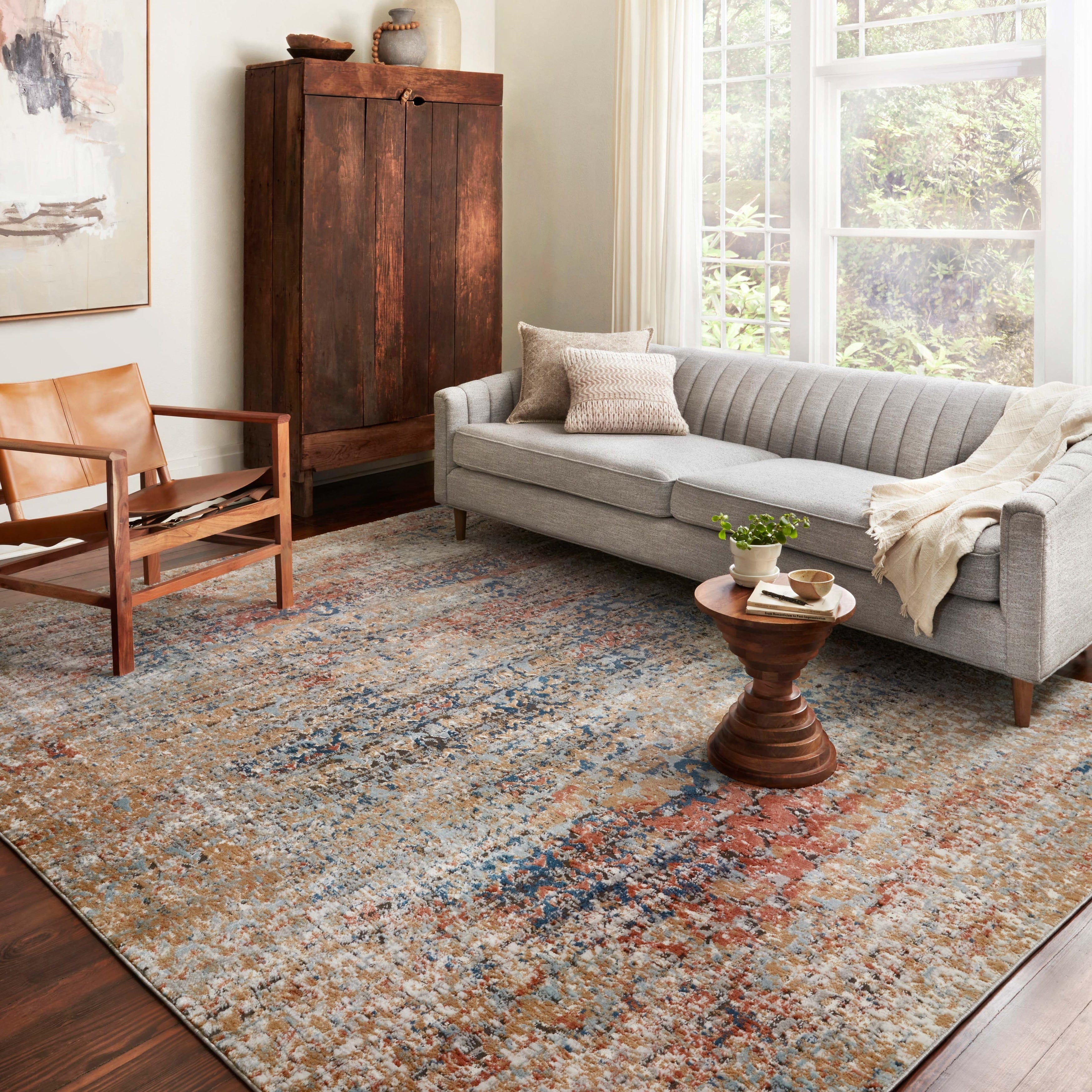 Tapis moderne vieilli Charlotte d'Alexander Home