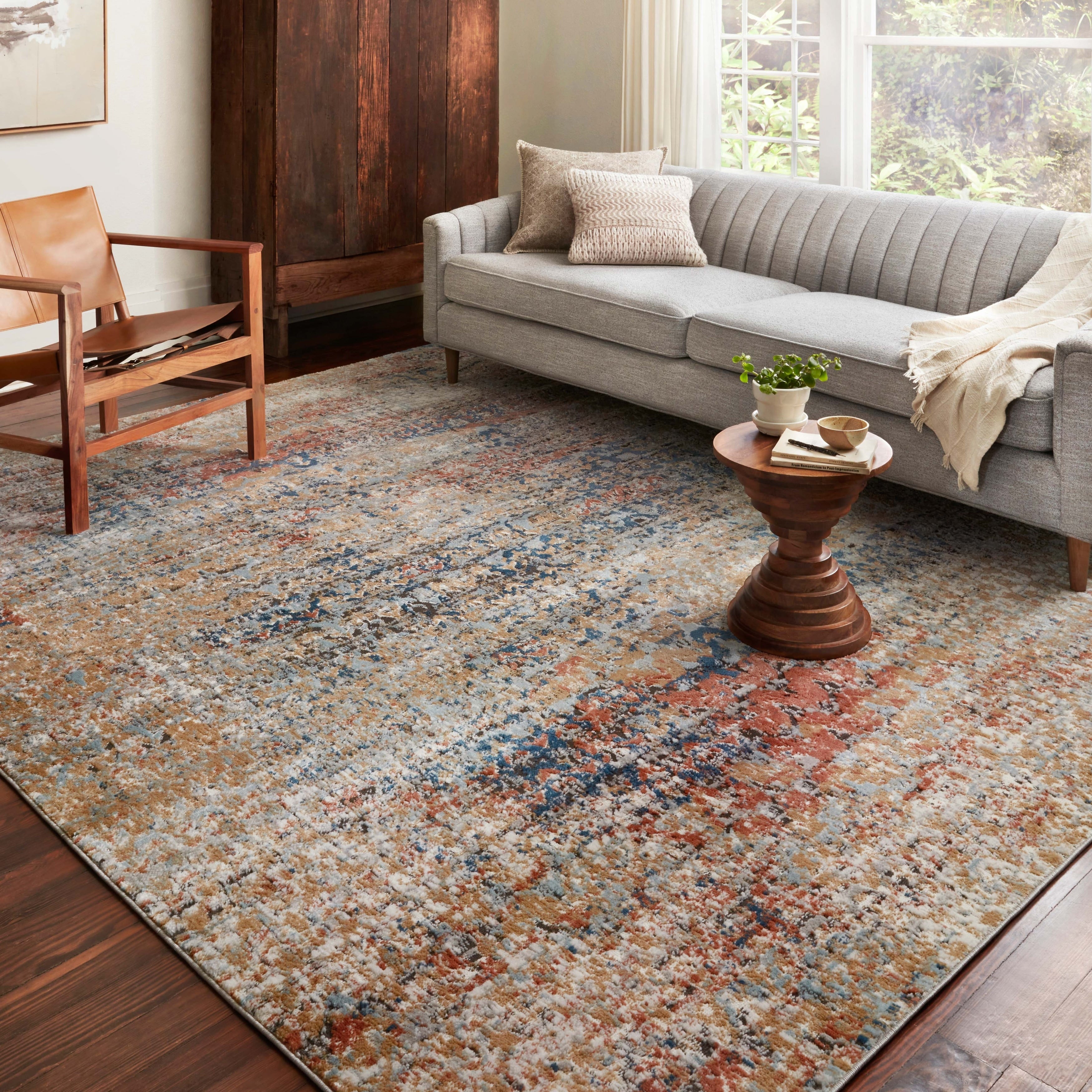 Tapis moderne vieilli Charlotte d'Alexander Home