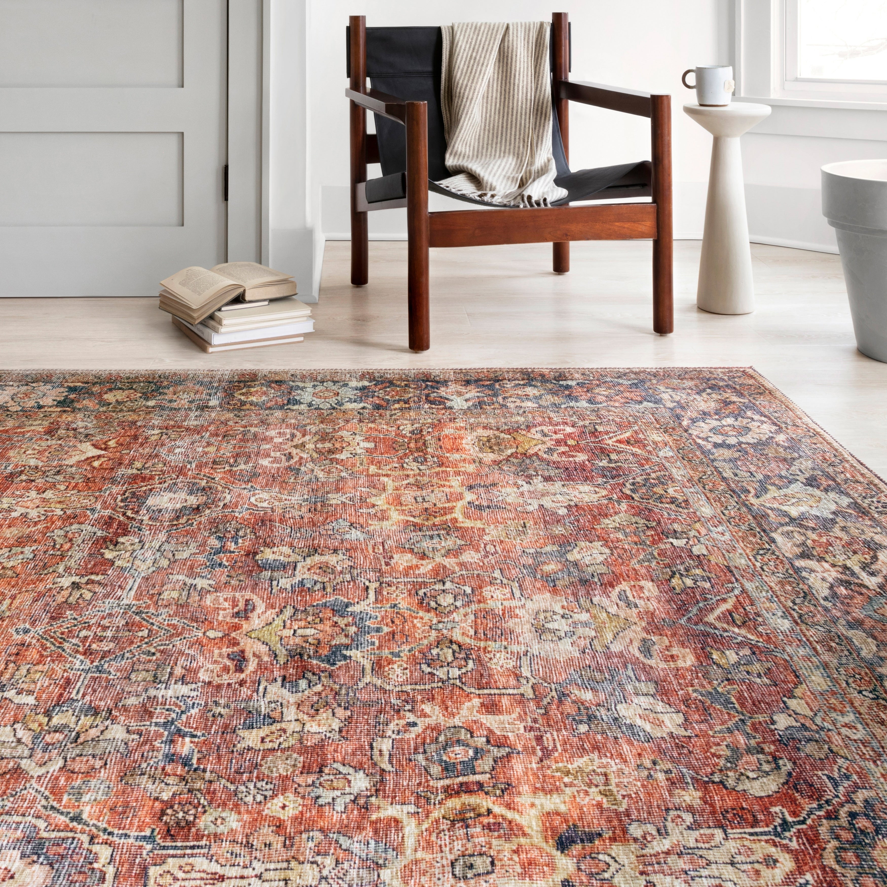 Tapis imprimé à bordure vintage Isabelle d'Alexander Home