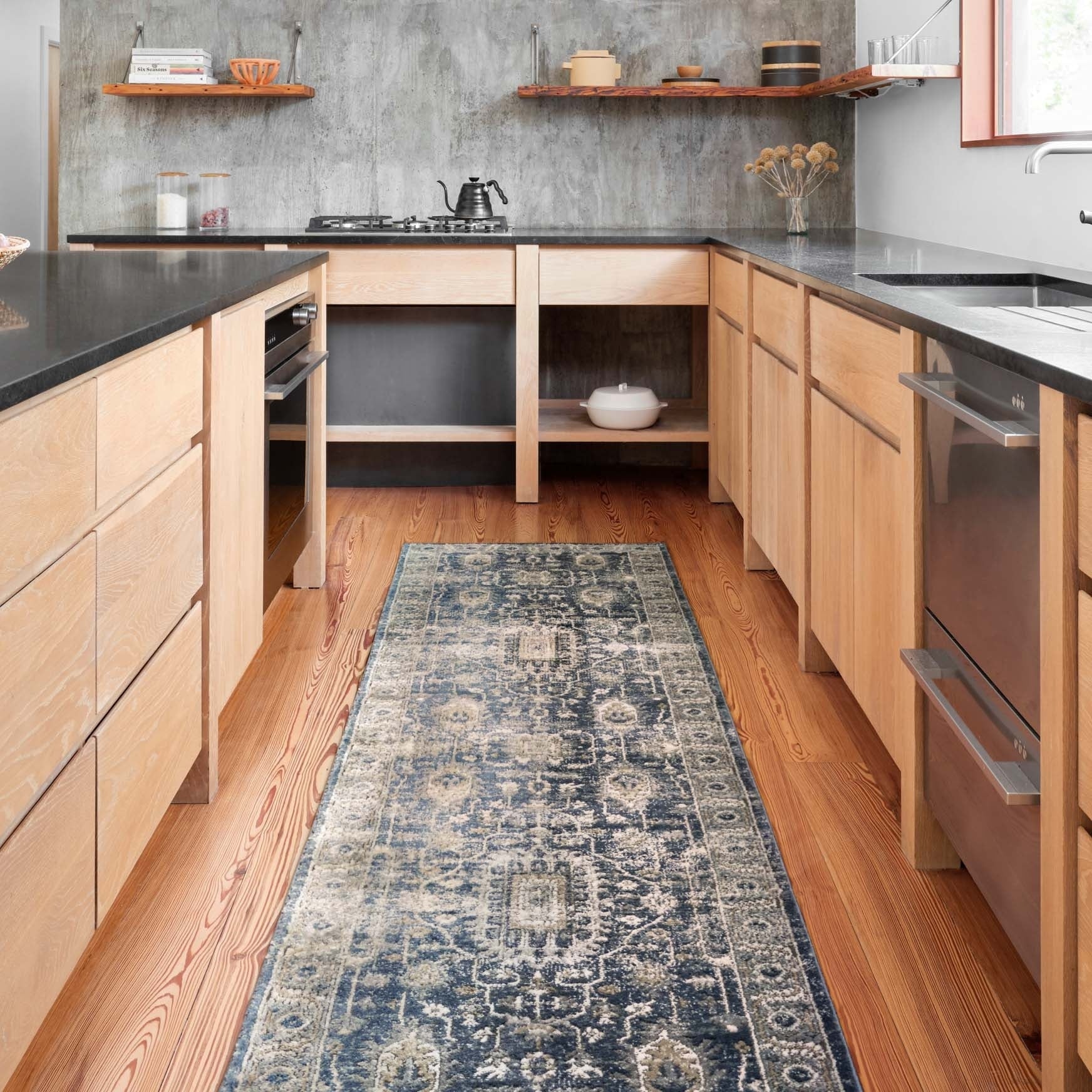 Tapis traditionnel en ferronnerie ornementale Josefina d'Alexander Home