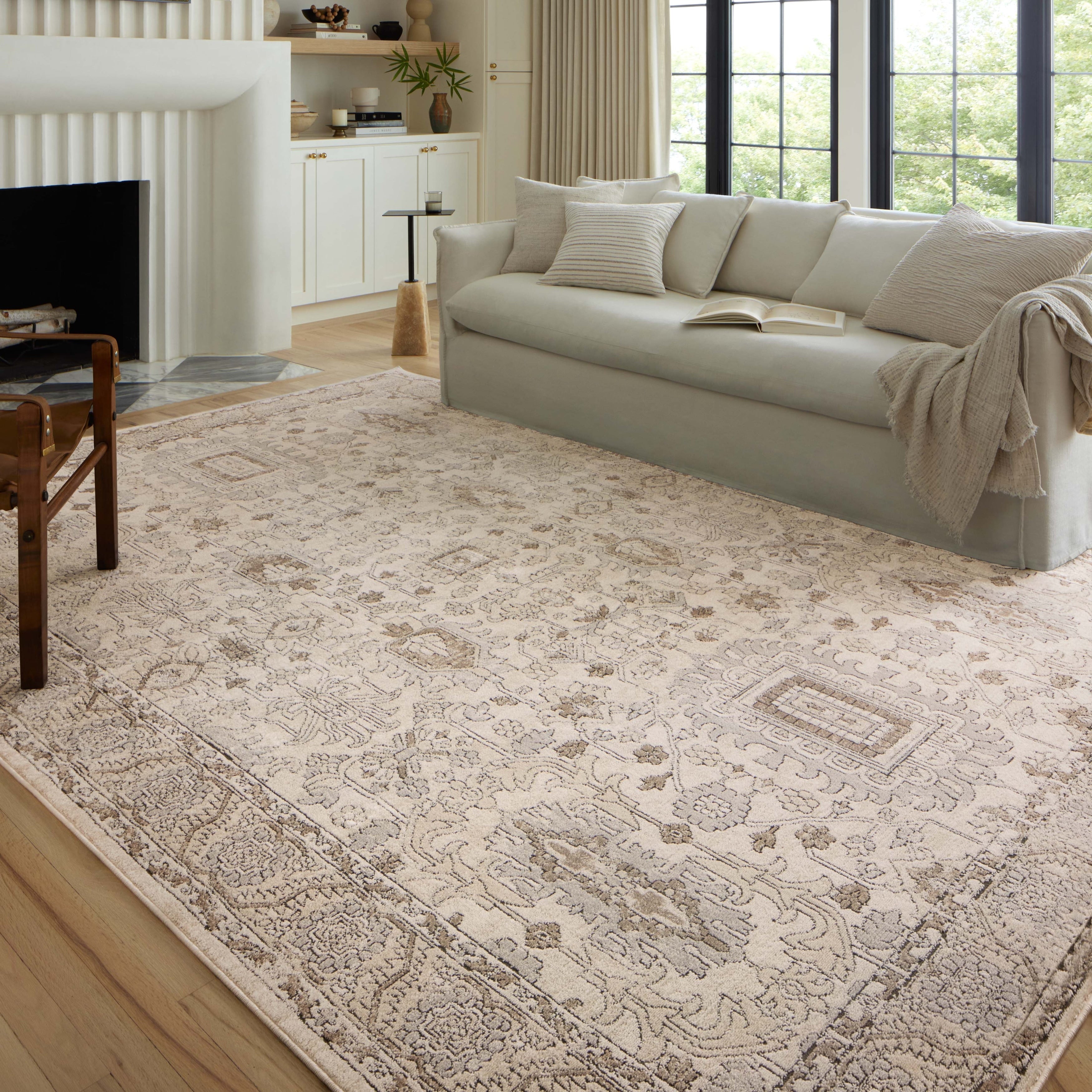 Tapis traditionnel en ferronnerie ornementale Josefina d'Alexander Home