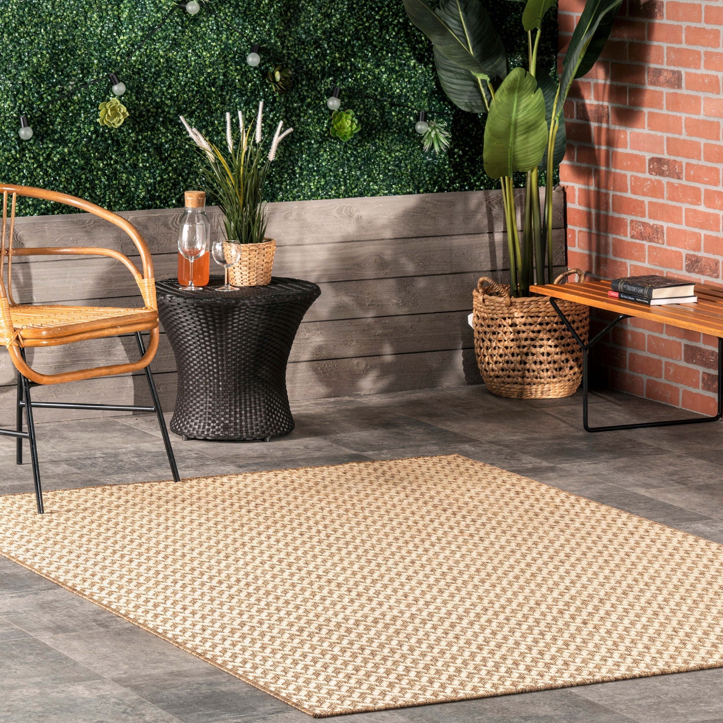 Tapis d'intérieur/extérieur à chevrons Nuloom Camryn