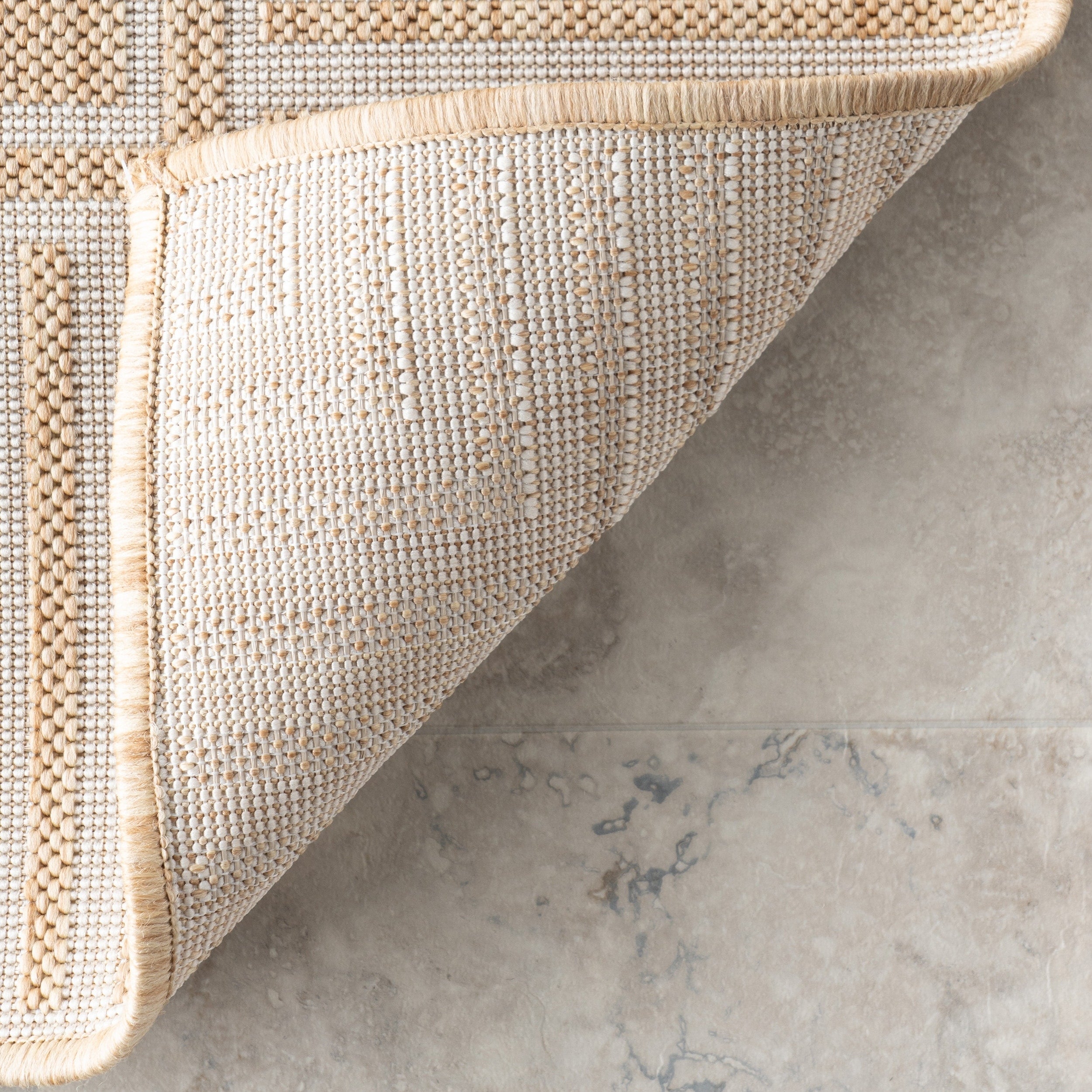 Tapis d'intérieur/extérieur classique à bordures Nuloom Leah