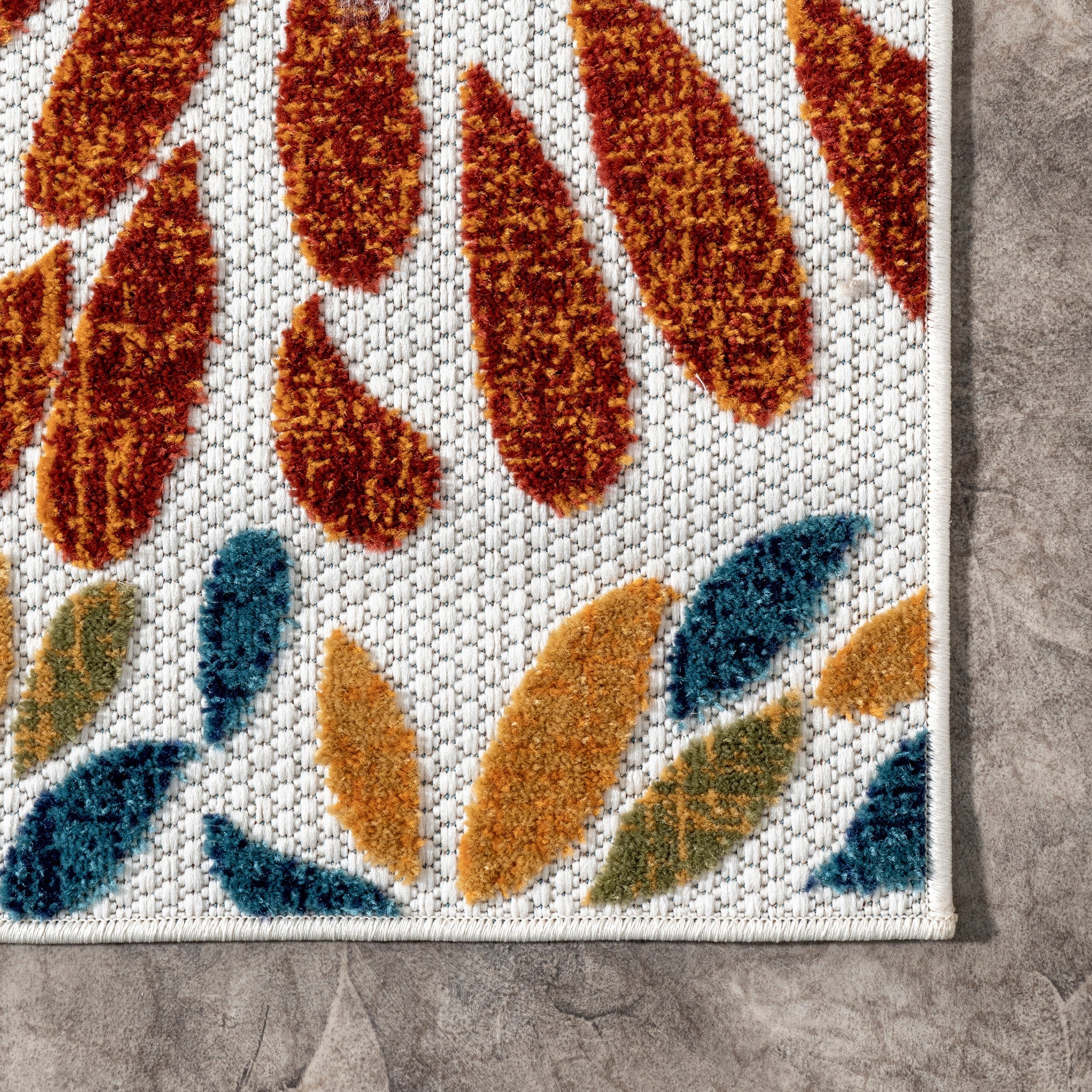 Tapis d'intérieur/extérieur à motif floral audacieux Nuloom Ronda