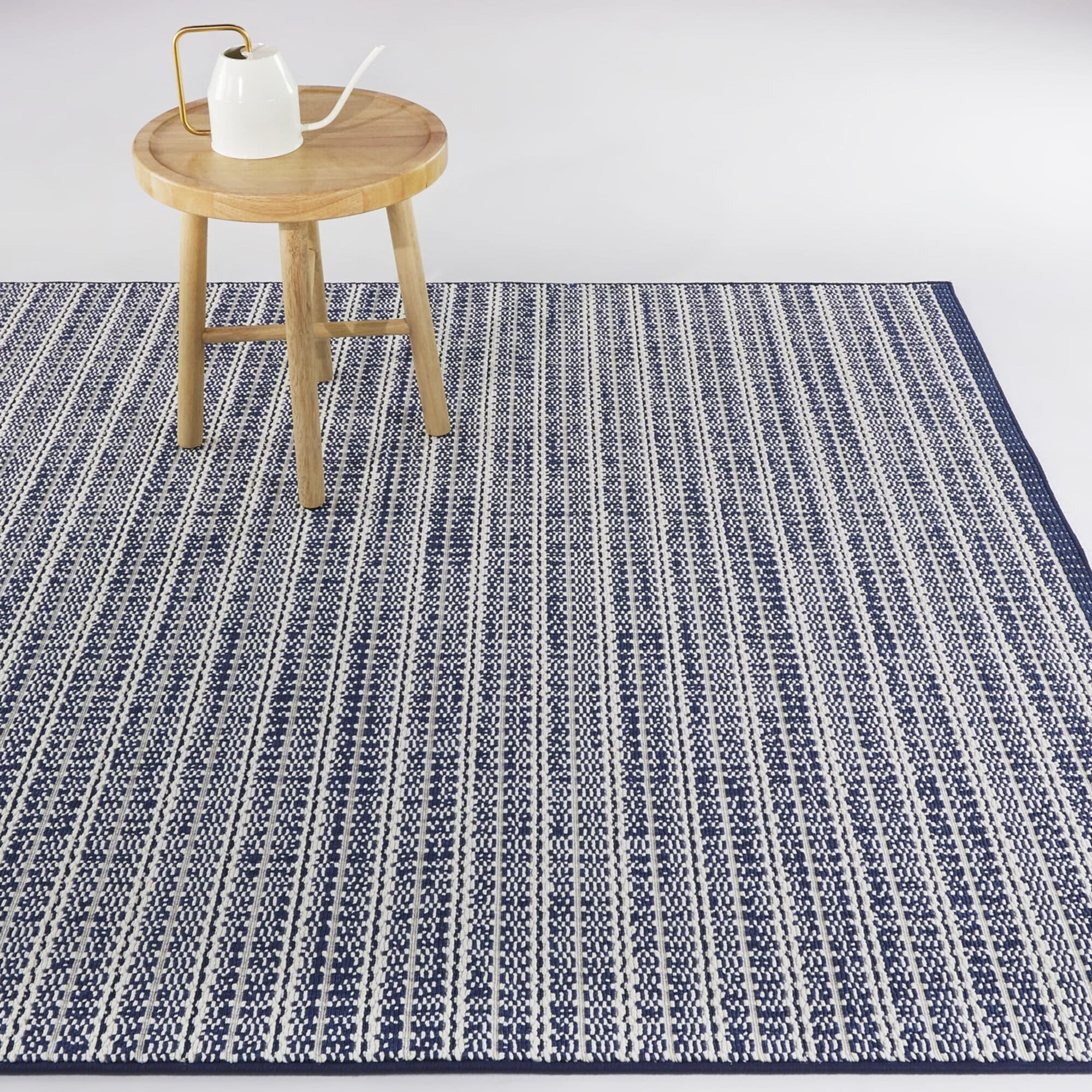Tapis d'intérieur/extérieur à rayures transitionnelles Connell