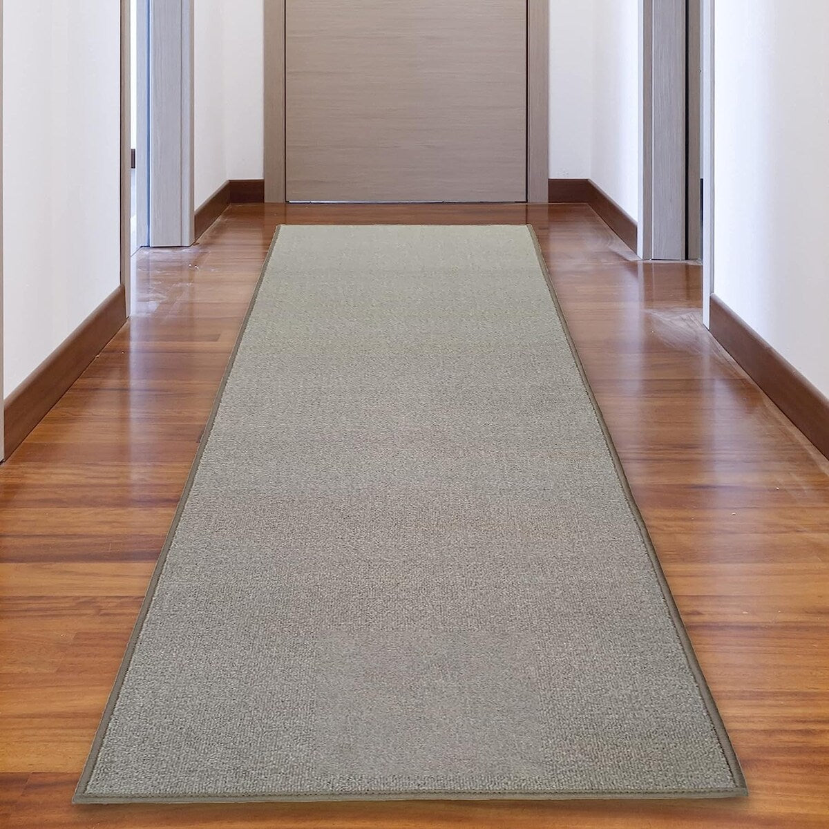 Tapis de couloir uni sur mesure, couleur beige, marron et rouge, avec envers en caoutchouc antidérapant, 66 cm de large et longueur au choix.