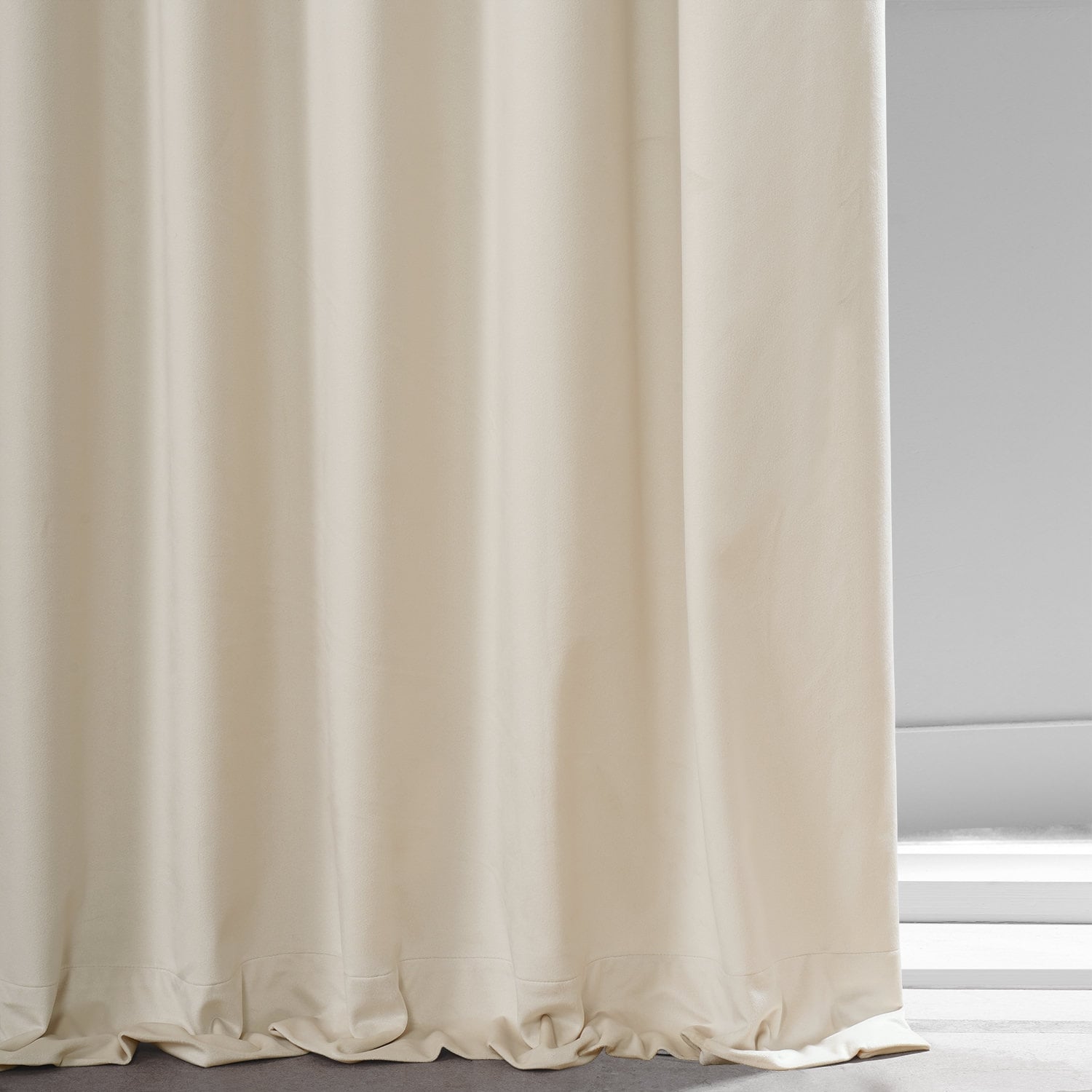 Rideaux occultants en velours moelleux Signature Exclusive Fabrics pour hôtel (1 panneau) - Draperie douce et luxueuse pour un contrôle de la lumière et une élégance optimale