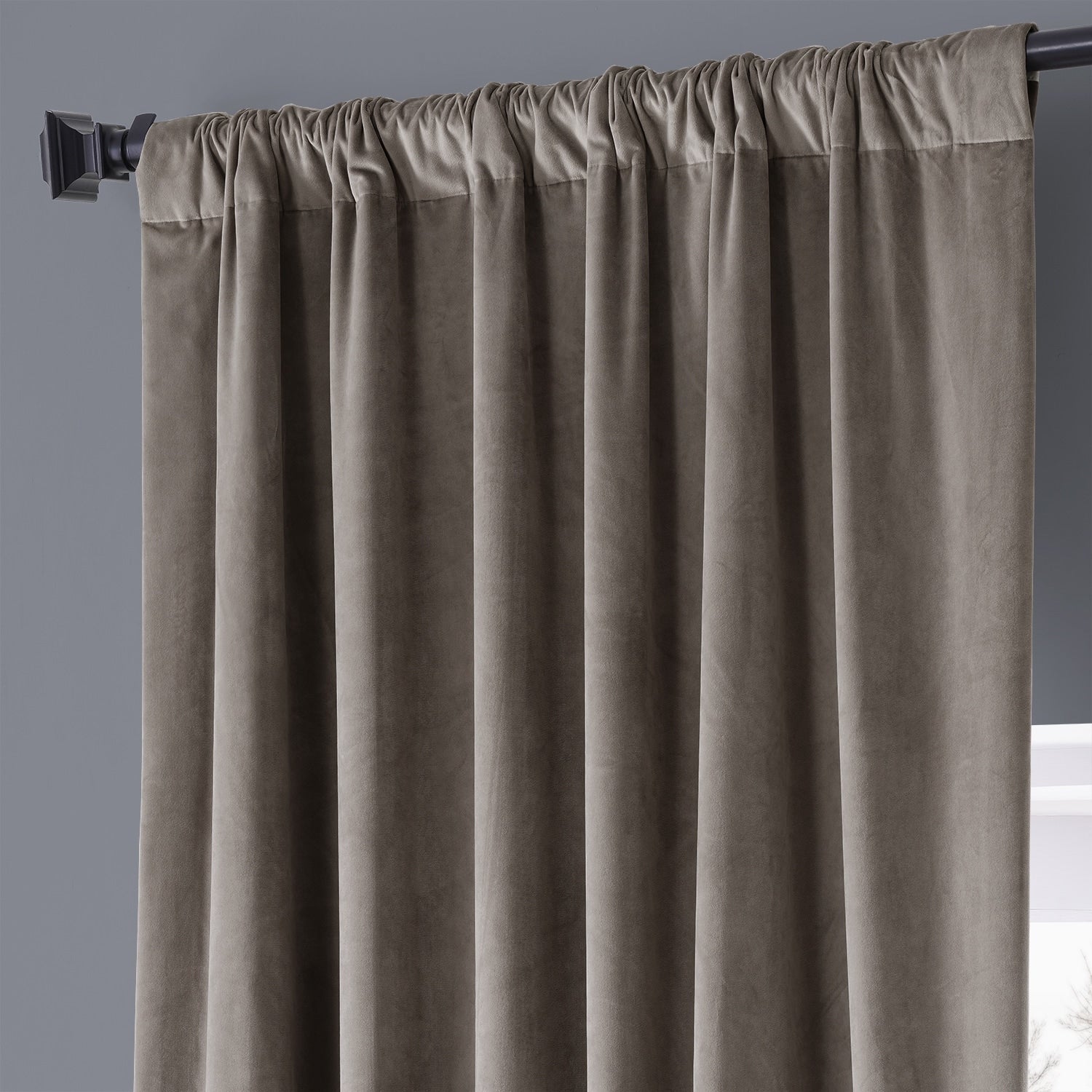 Rideaux occultants en velours moelleux Signature Exclusive Fabrics pour hôtel (1 panneau) - Draperie douce et luxueuse pour un contrôle de la lumière et une élégance optimale