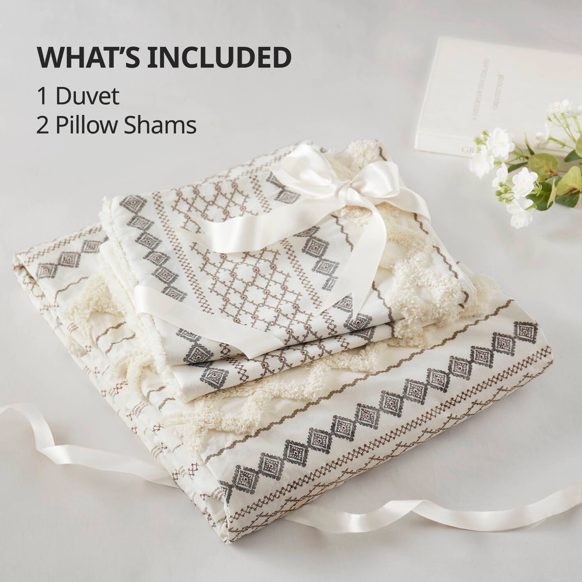 Parure de lit Imani en coton imprimé avec chenille INK+IVY