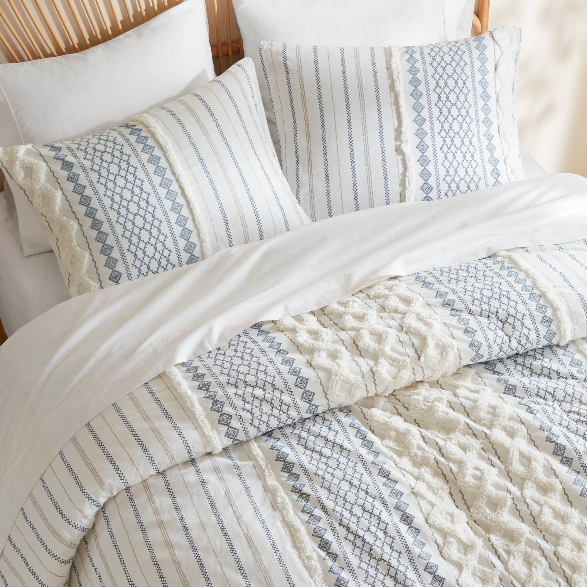 Parure de lit Imani en coton imprimé avec chenille INK+IVY