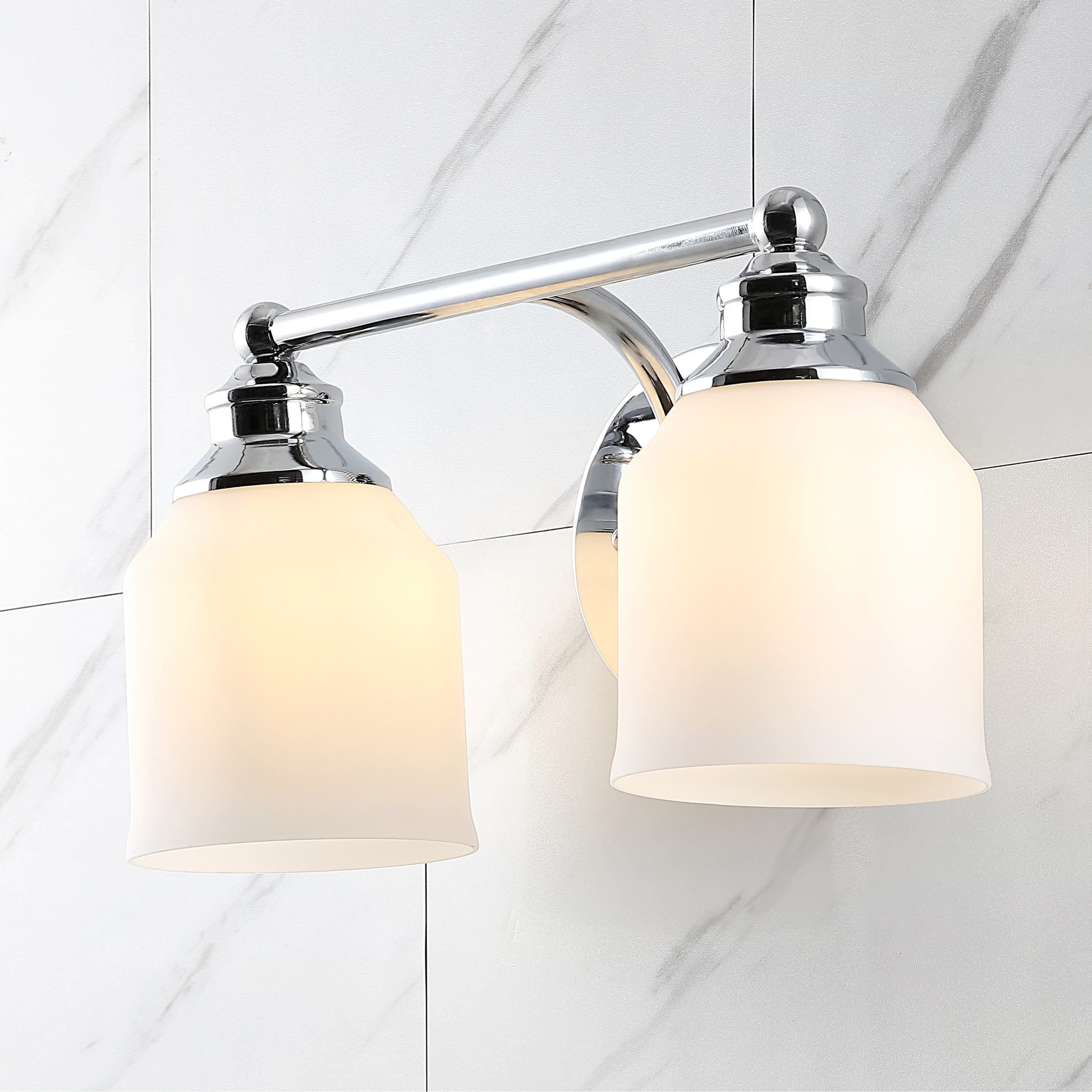 Applique murale à LED Jayne en fer et verre dépoli, style cottage de ferme, par JONATHAN Y