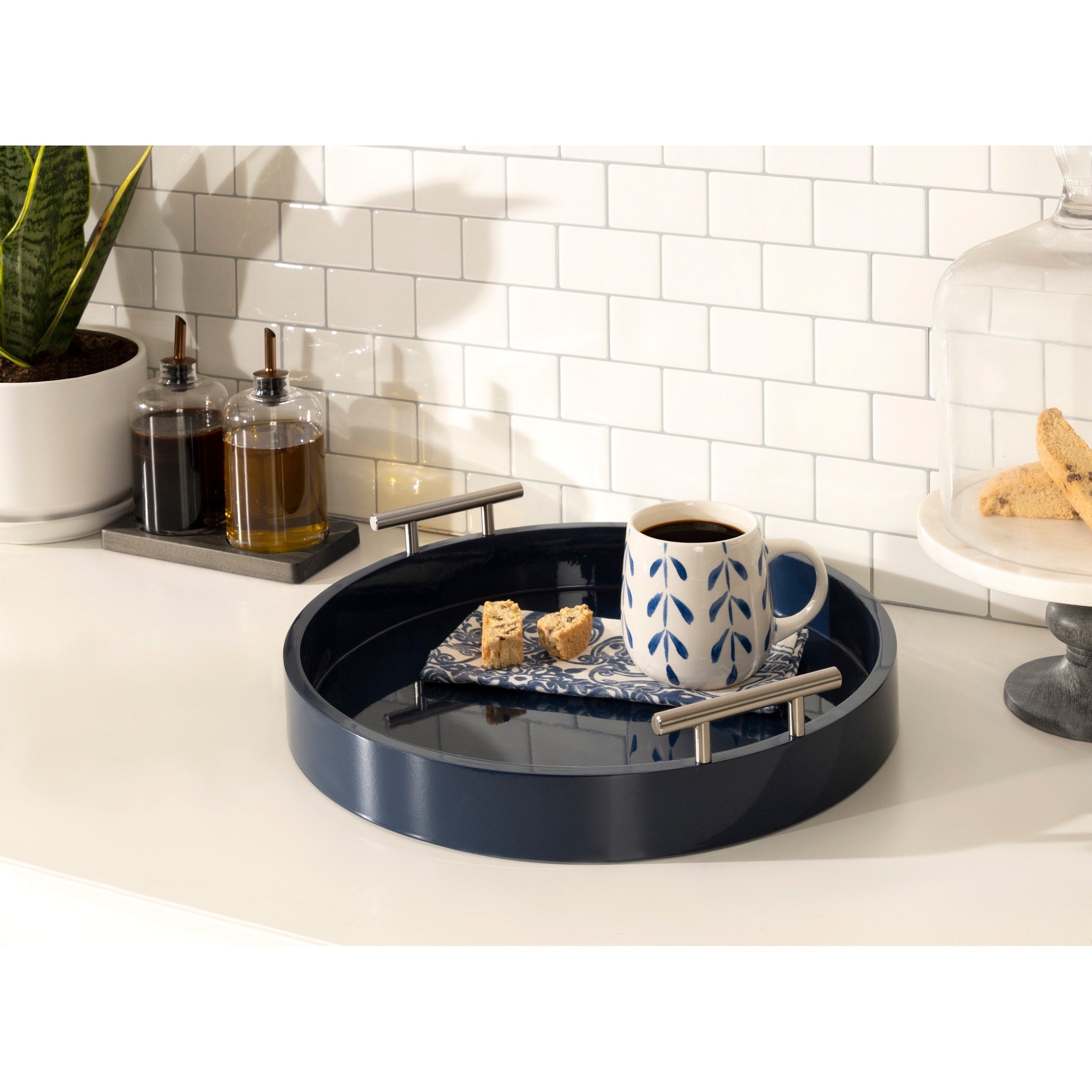 Plateau décoratif rond Kate et Laurel Lipton avec poignées en métal