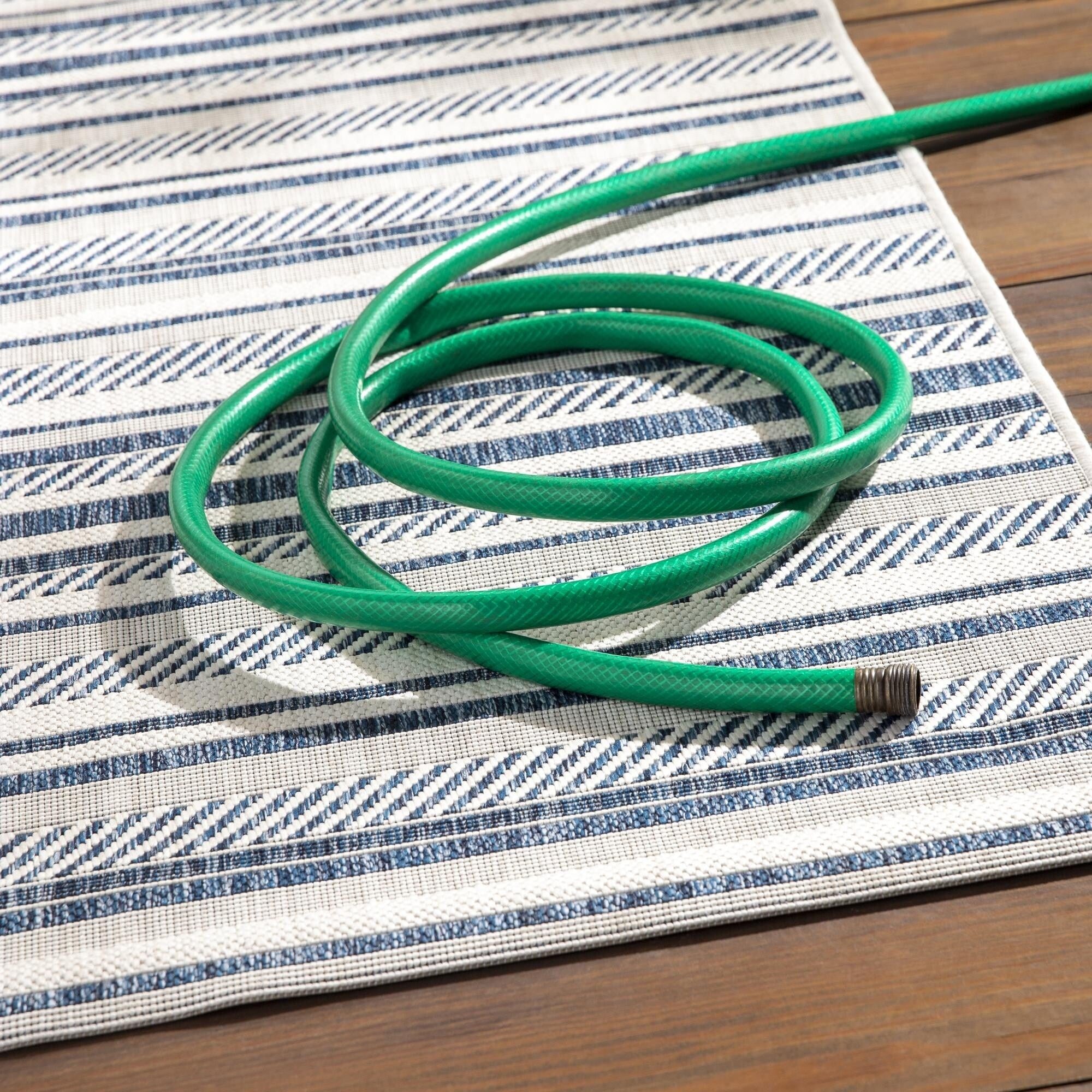 Tapis d'extérieur à rayures bohèmes Livabliss Eagean