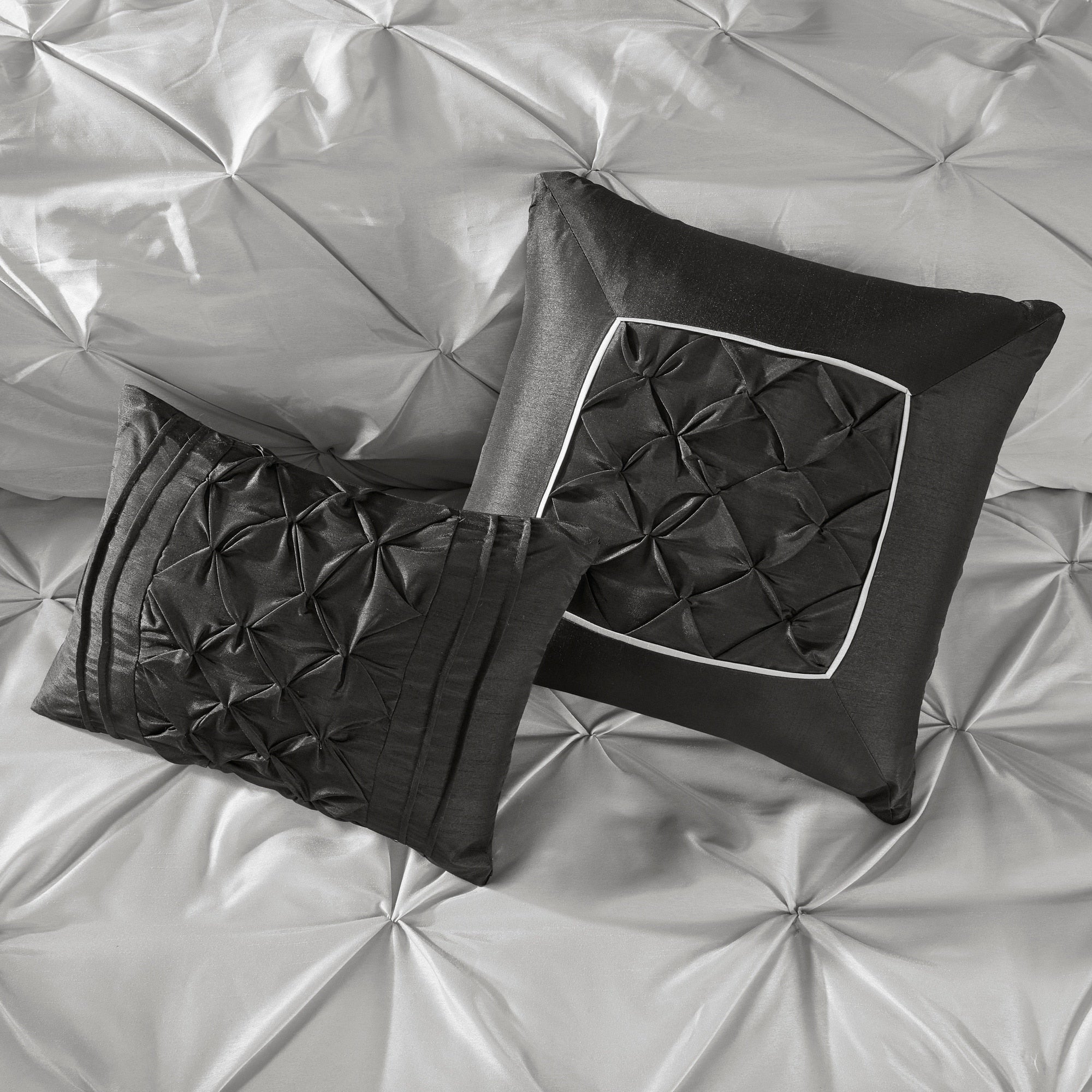 Madison Park Essentials Loretta 24 pièces dans un sac avec panneaux de fenêtre et ensemble de draps