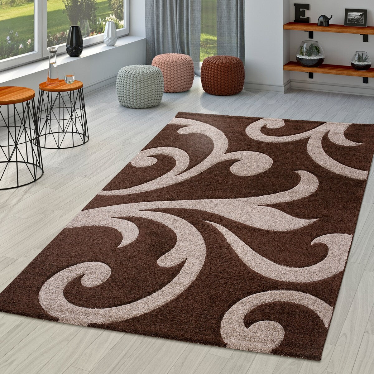 Tapis moderne à motif floral avec contour découpé