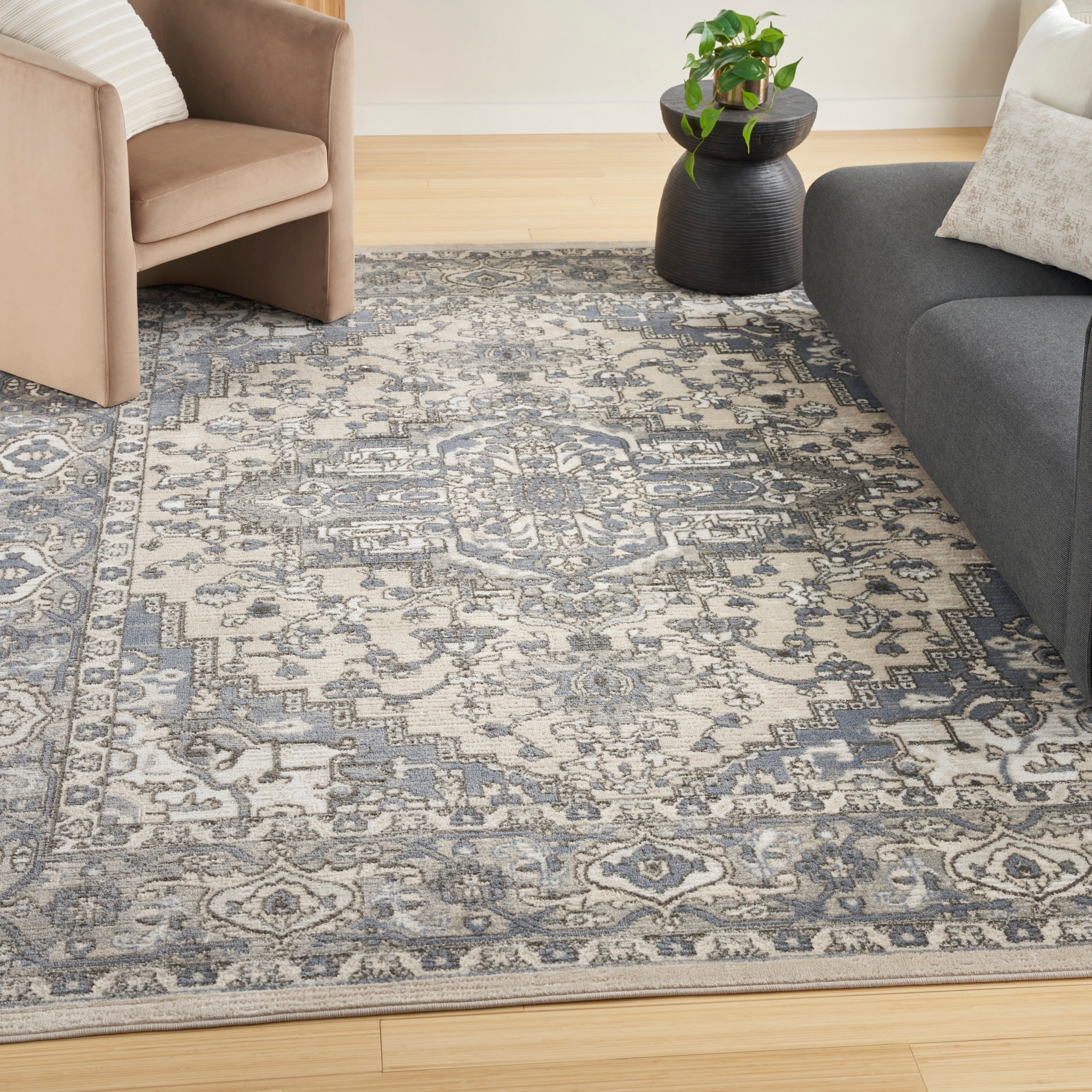 Tapis médaillon persan classique Nourison Concerto.
