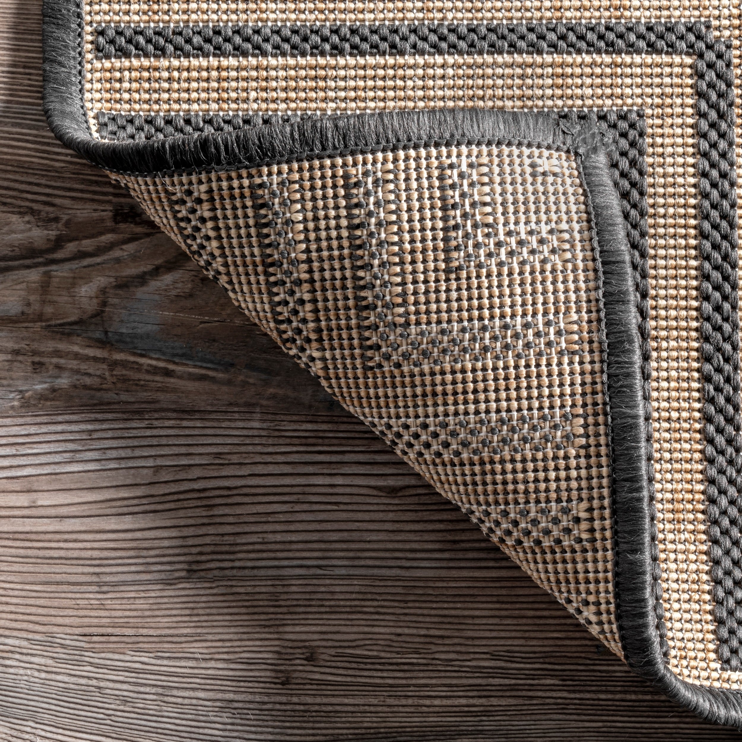 Tapis d'intérieur/extérieur classique à bordures Nuloom Leah