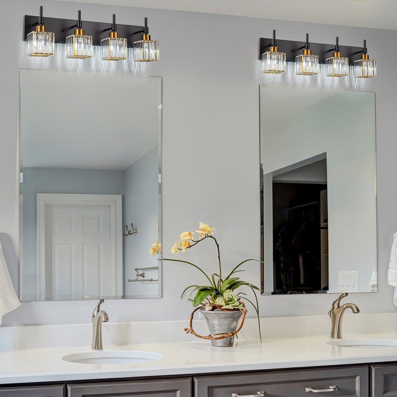 Luminaires de salle de bain en cristal à intensité variable Ora Modern sur miroir Glam Vanity Lights