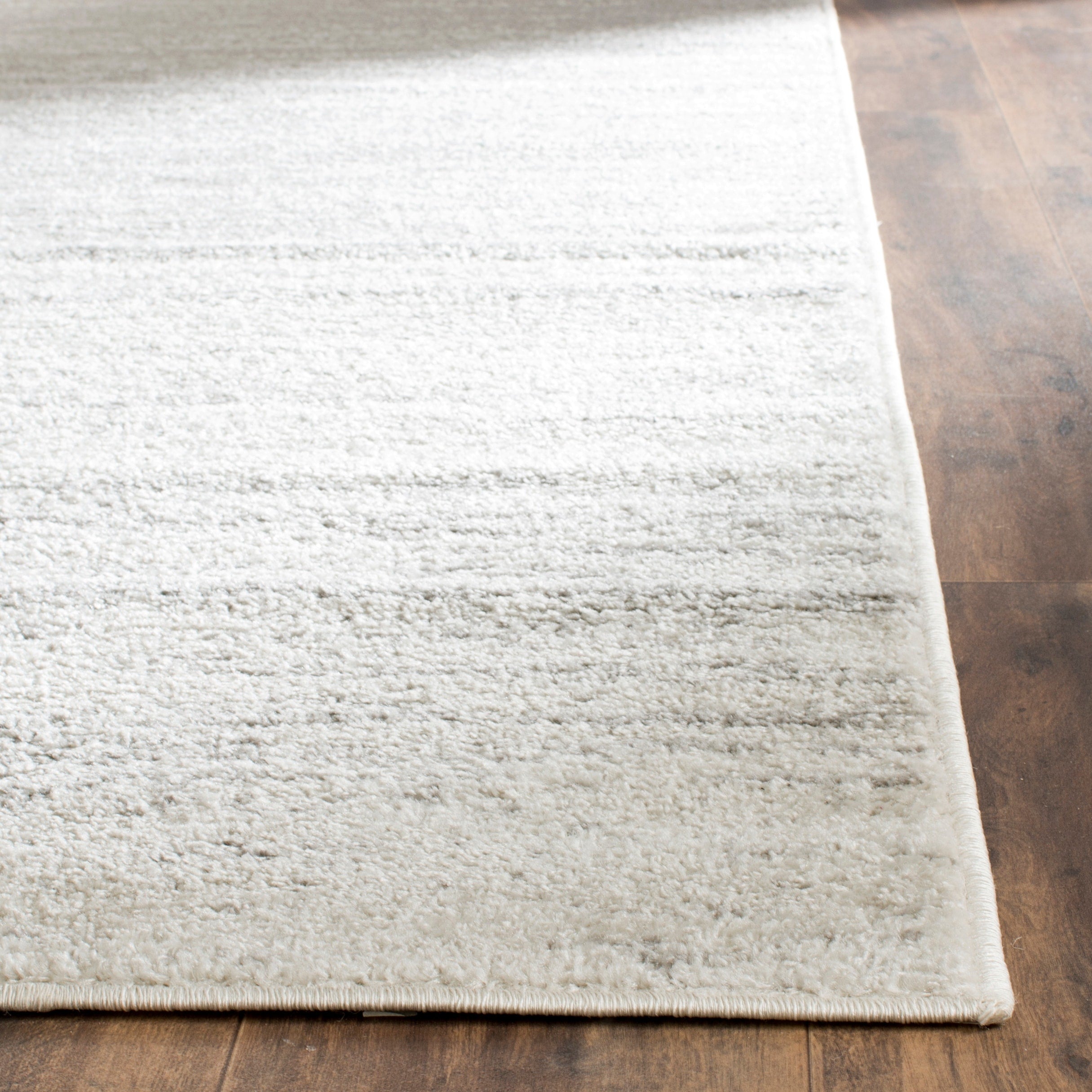 Tapis Adirondack Mieko moderne ombré vieilli SAFAVIEH