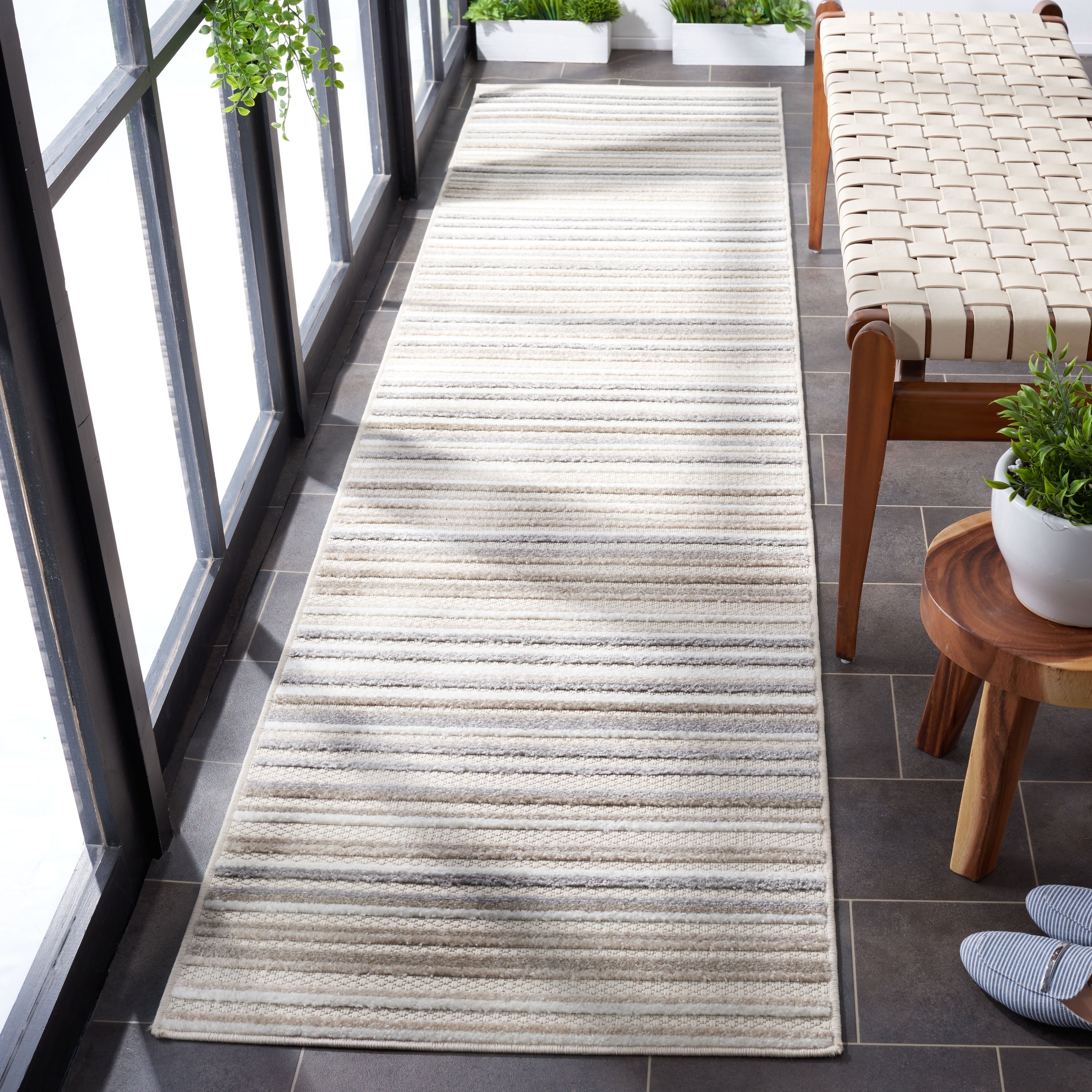 Tapis de patio imperméable à rayures pour intérieur/extérieur SAFAVIEH Cabana Gafia