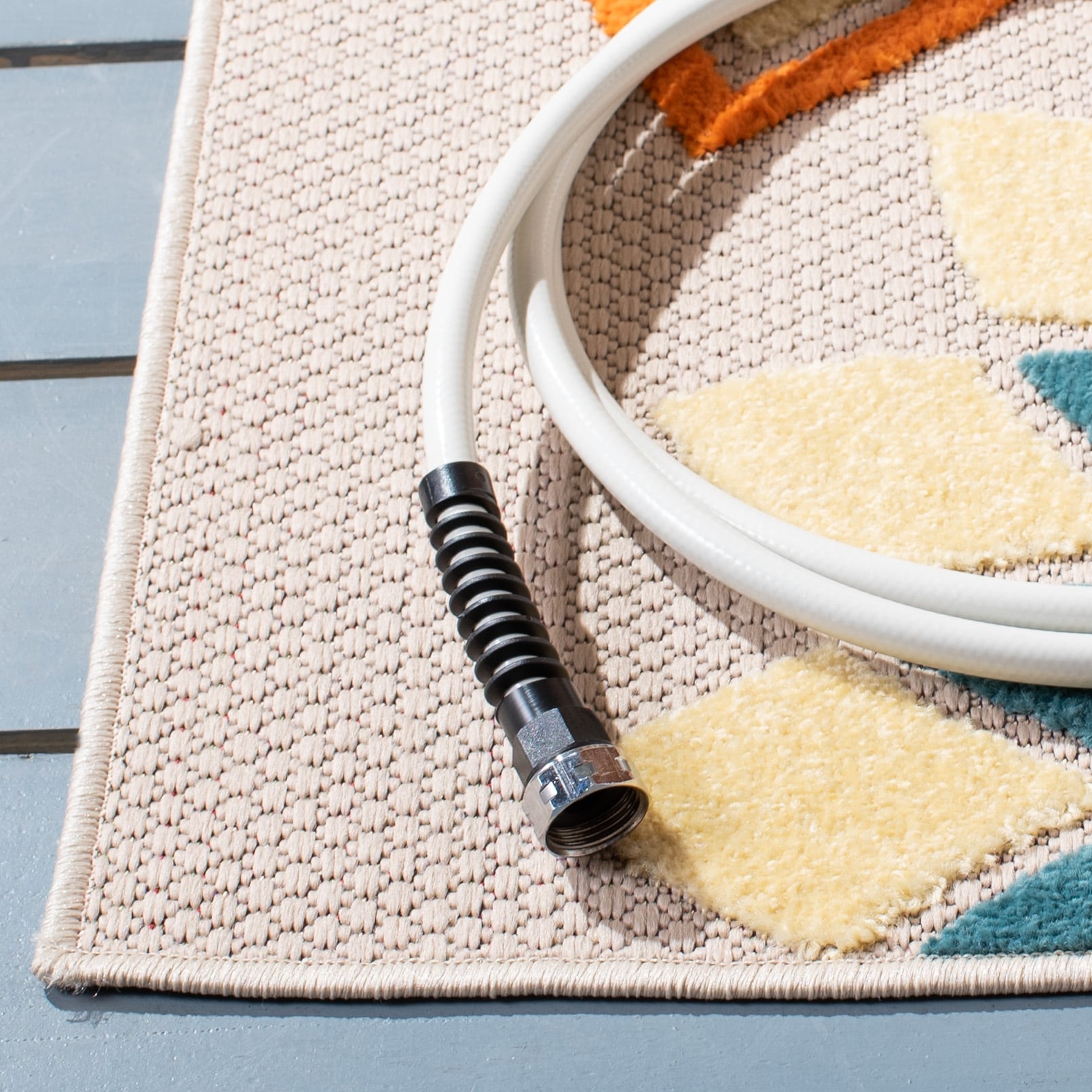 Tapis de patio imperméable à motif floral pour intérieur/extérieur SAFAVIEH Cabana Ingke