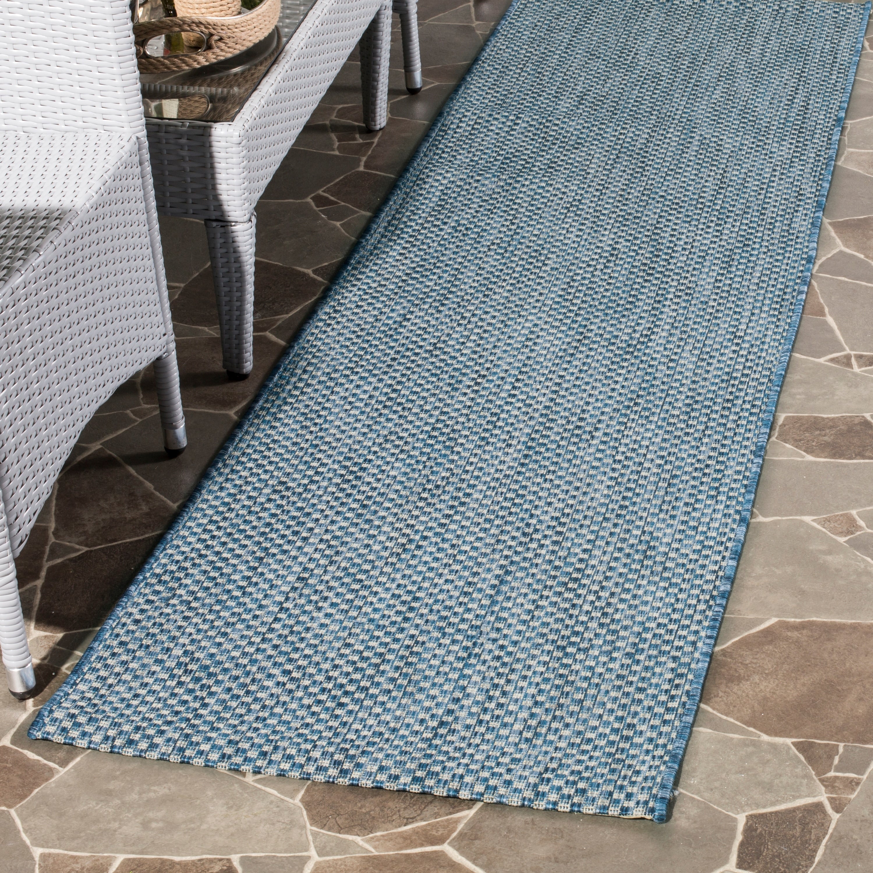 Tapis de jardin imperméable pour intérieur/extérieur SAFAVIEH Courtyard Begajeta.