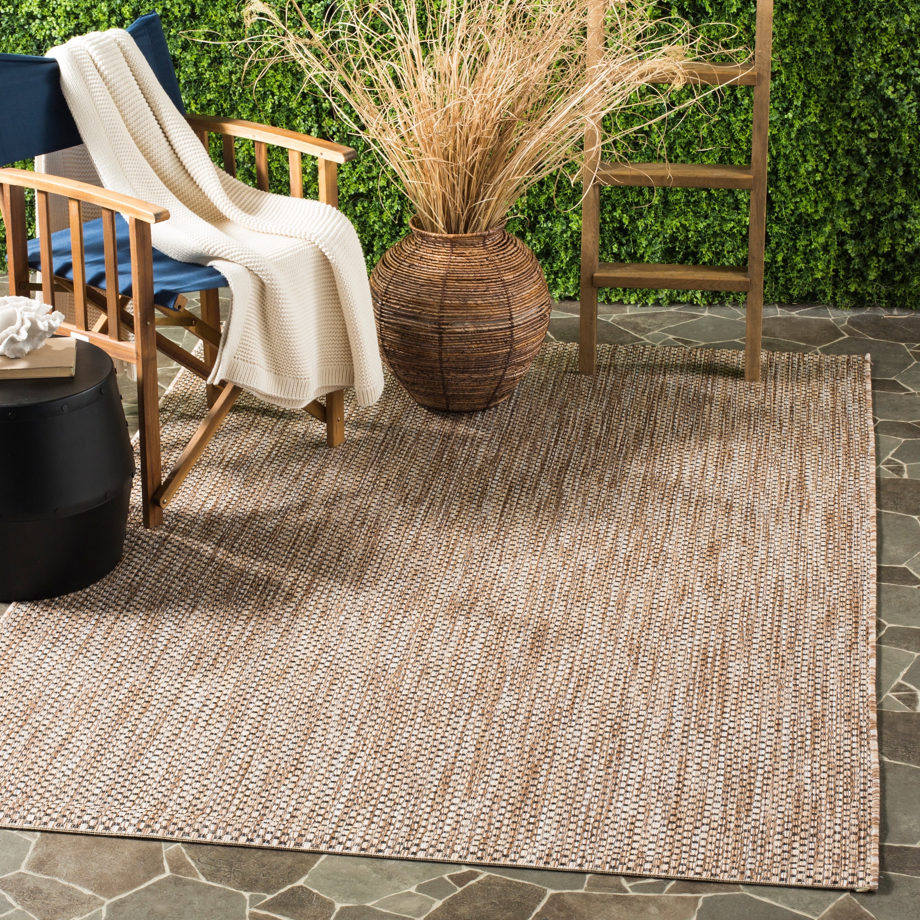Tapis de jardin imperméable pour intérieur/extérieur SAFAVIEH Courtyard Begajeta.