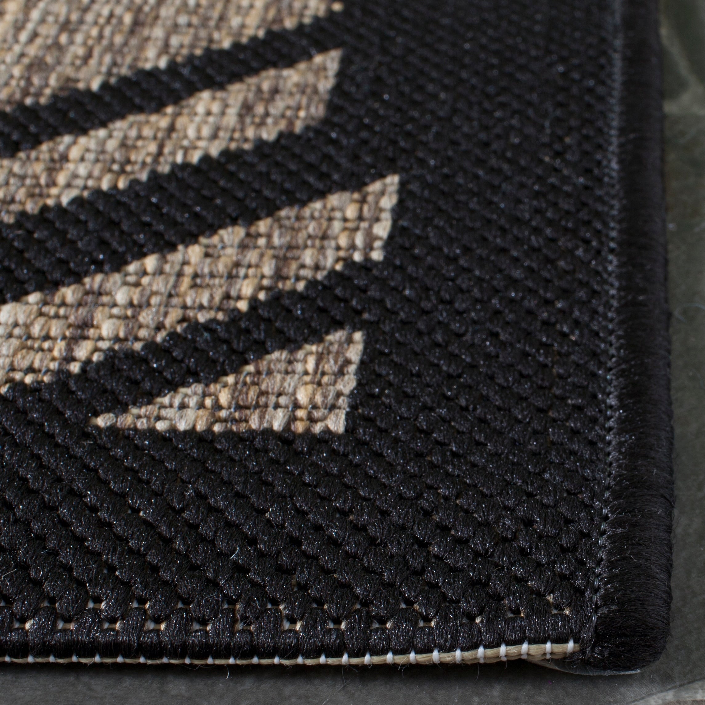 Tapis de jardin imperméable pour intérieur/extérieur SAFAVIEH Courtyard Jeanine