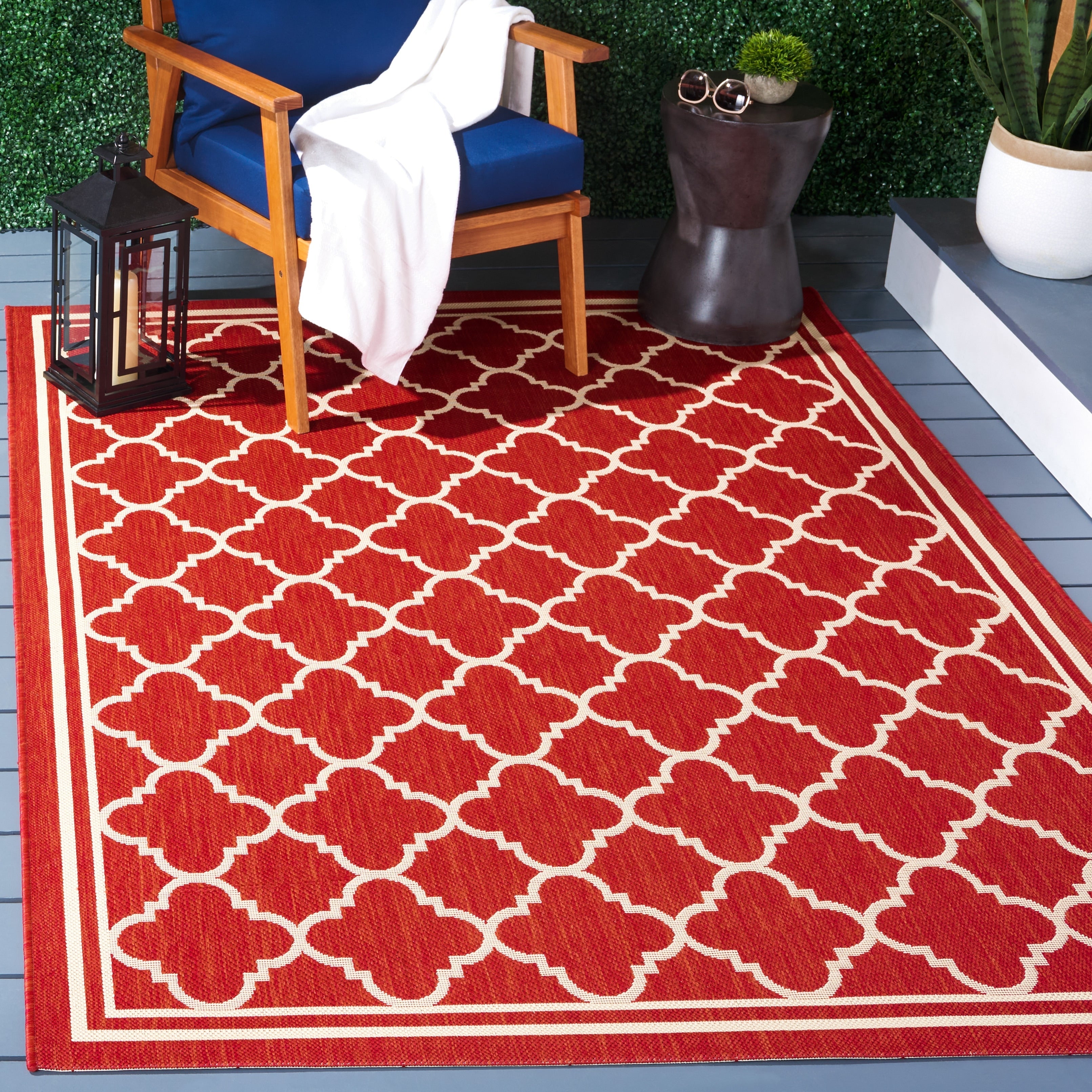 Tapis de jardin imperméable d'intérieur/extérieur SAFAVIEH Courtyard Kristelle