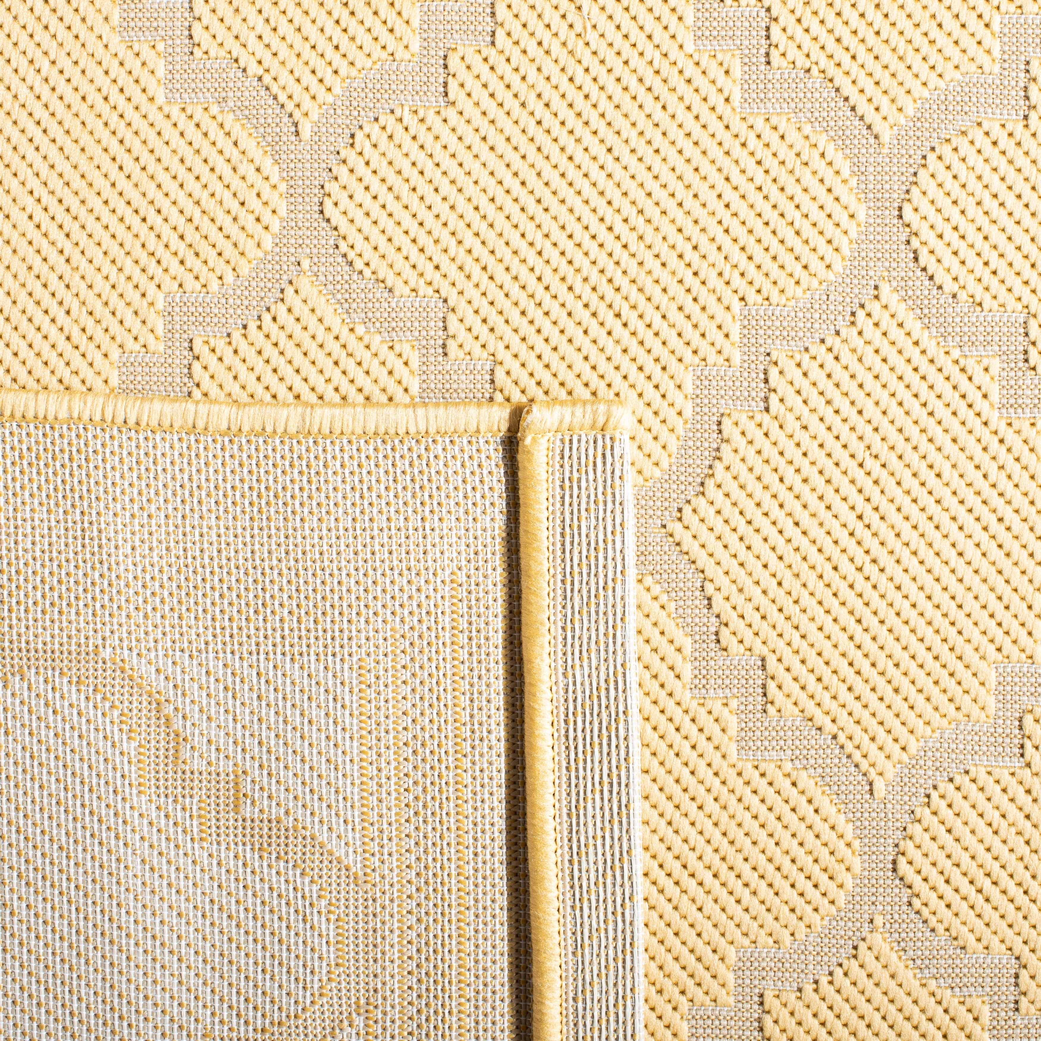 Tapis de jardin imperméable d'intérieur/extérieur SAFAVIEH Courtyard Kristelle