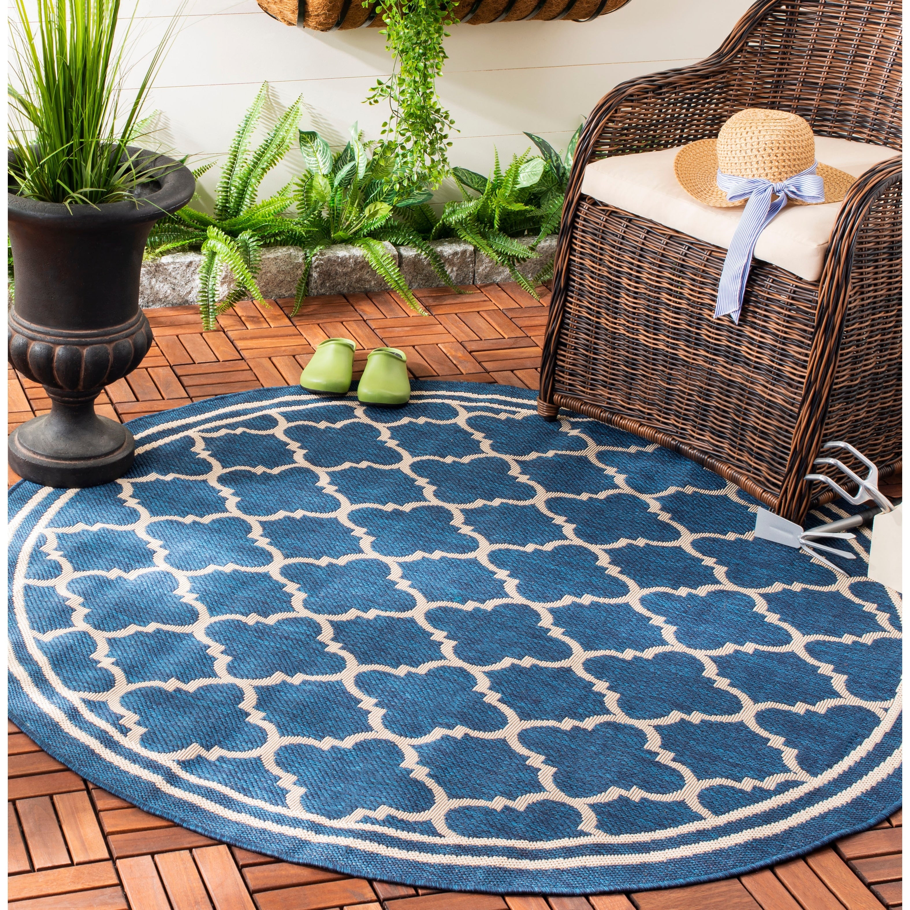 Tapis de jardin imperméable d'intérieur/extérieur SAFAVIEH Courtyard Kristelle