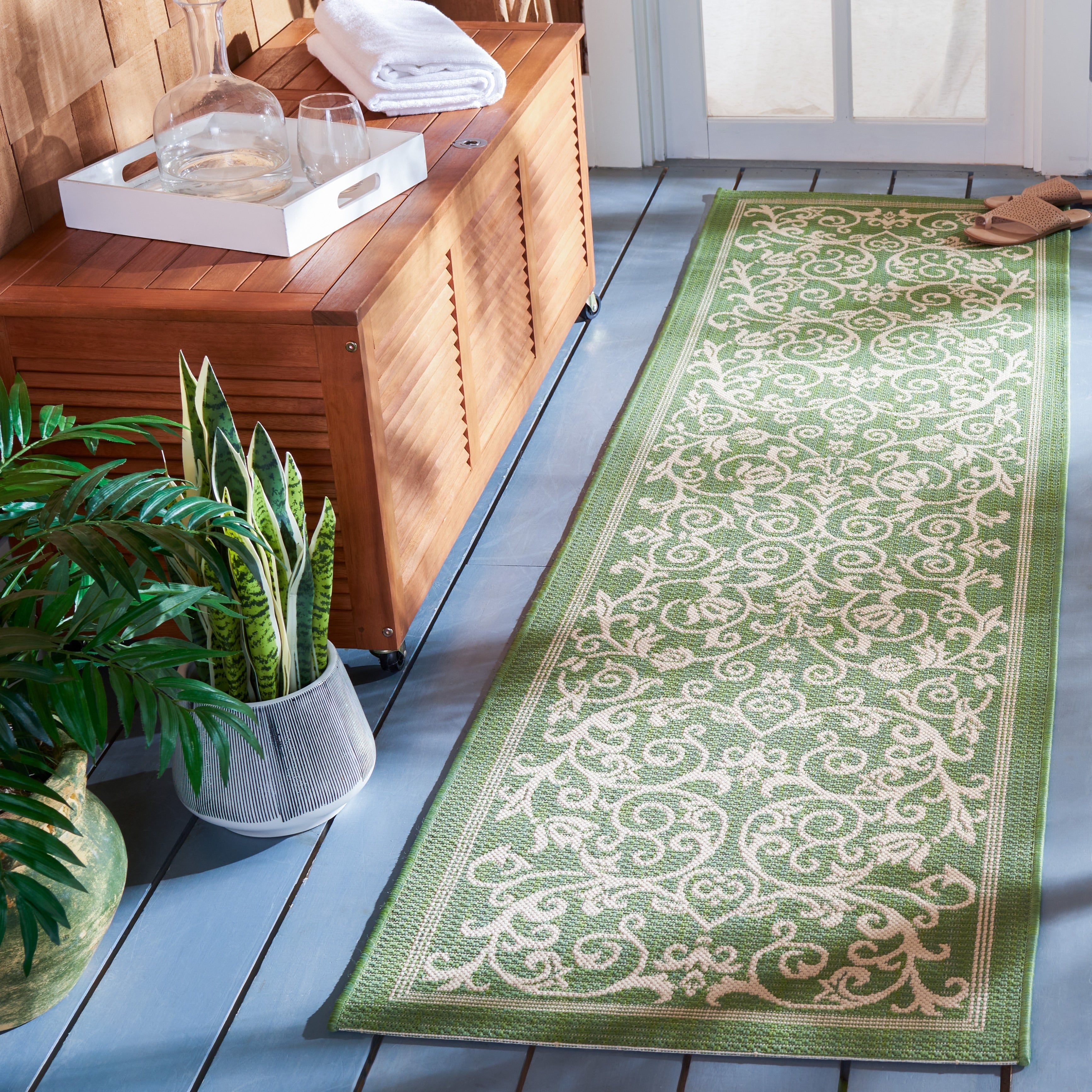 Tapis de jardin imperméable d'intérieur/extérieur SAFAVIEH Courtyard Miljeta