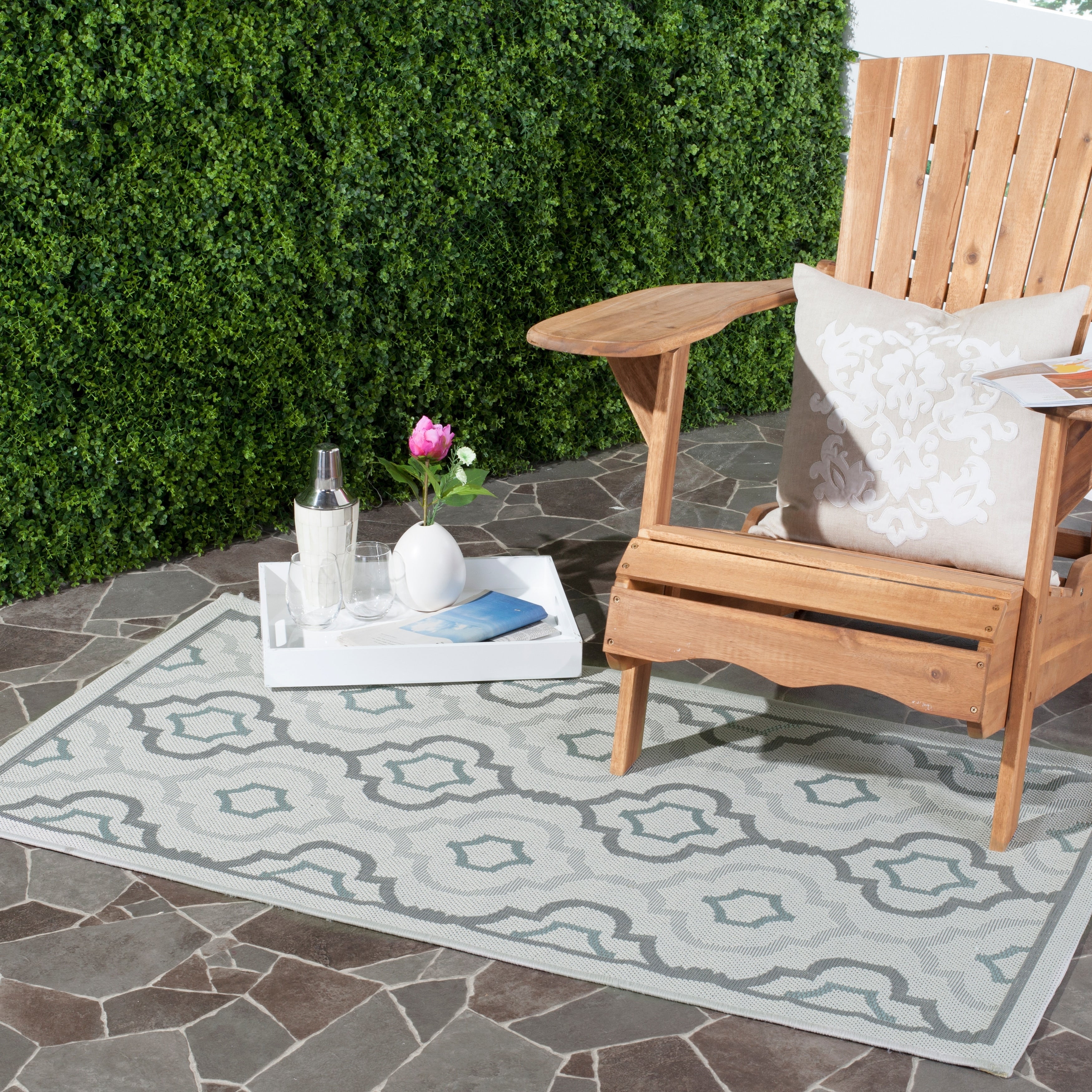Tapis de jardin imperméable pour intérieur/extérieur SAFAVIEH Courtyard Oyvor
