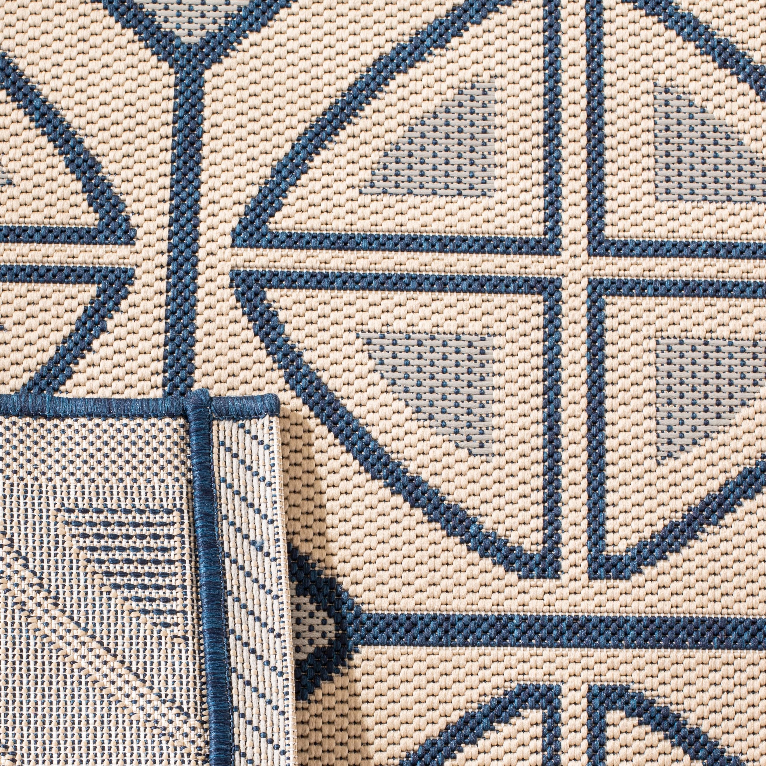 Tapis de jardin imperméable pour intérieur/extérieur SAFAVIEH Courtyard Saundra