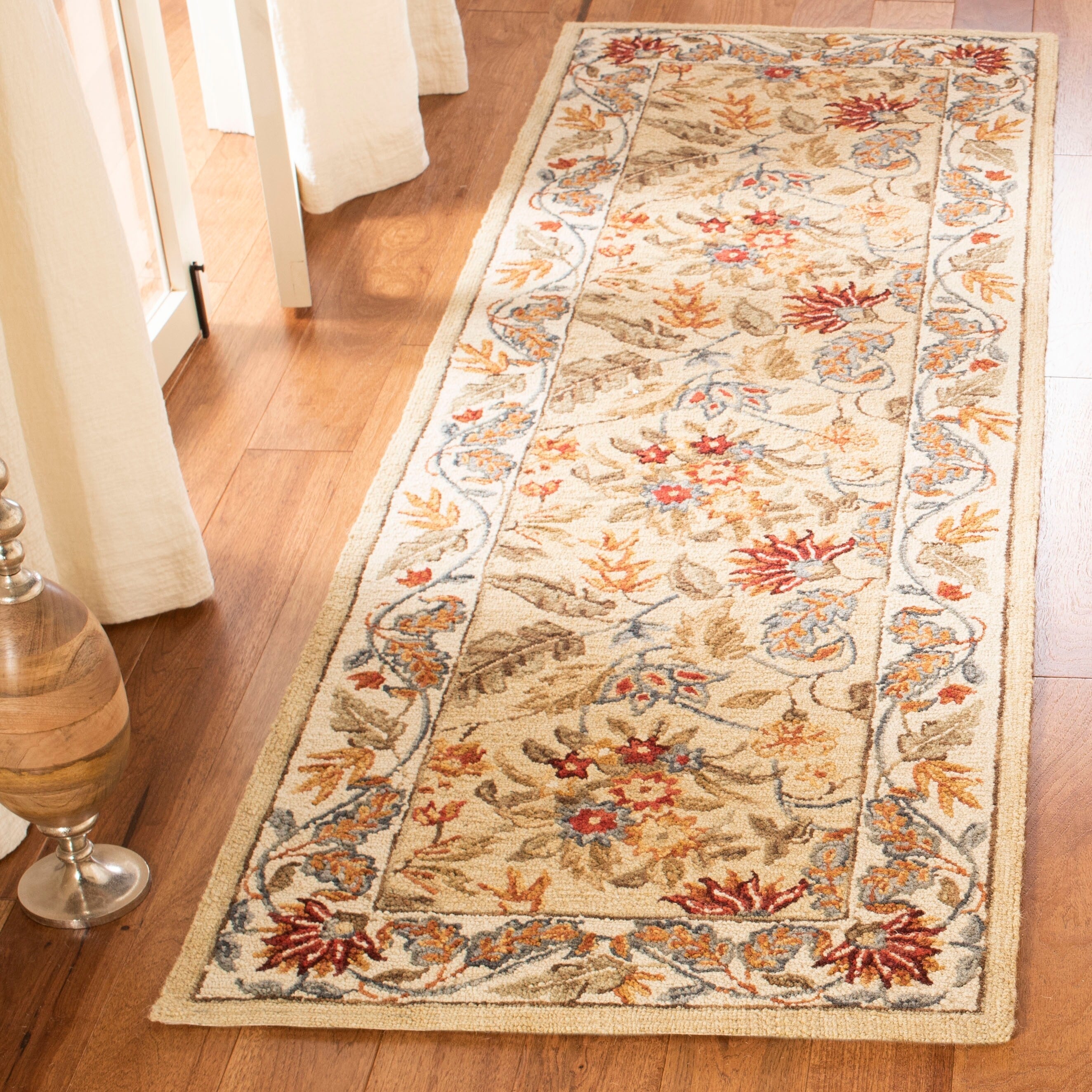 Tapis en laine floral fait main Chelsea Malda de style campagnard français SAFAVIEH
