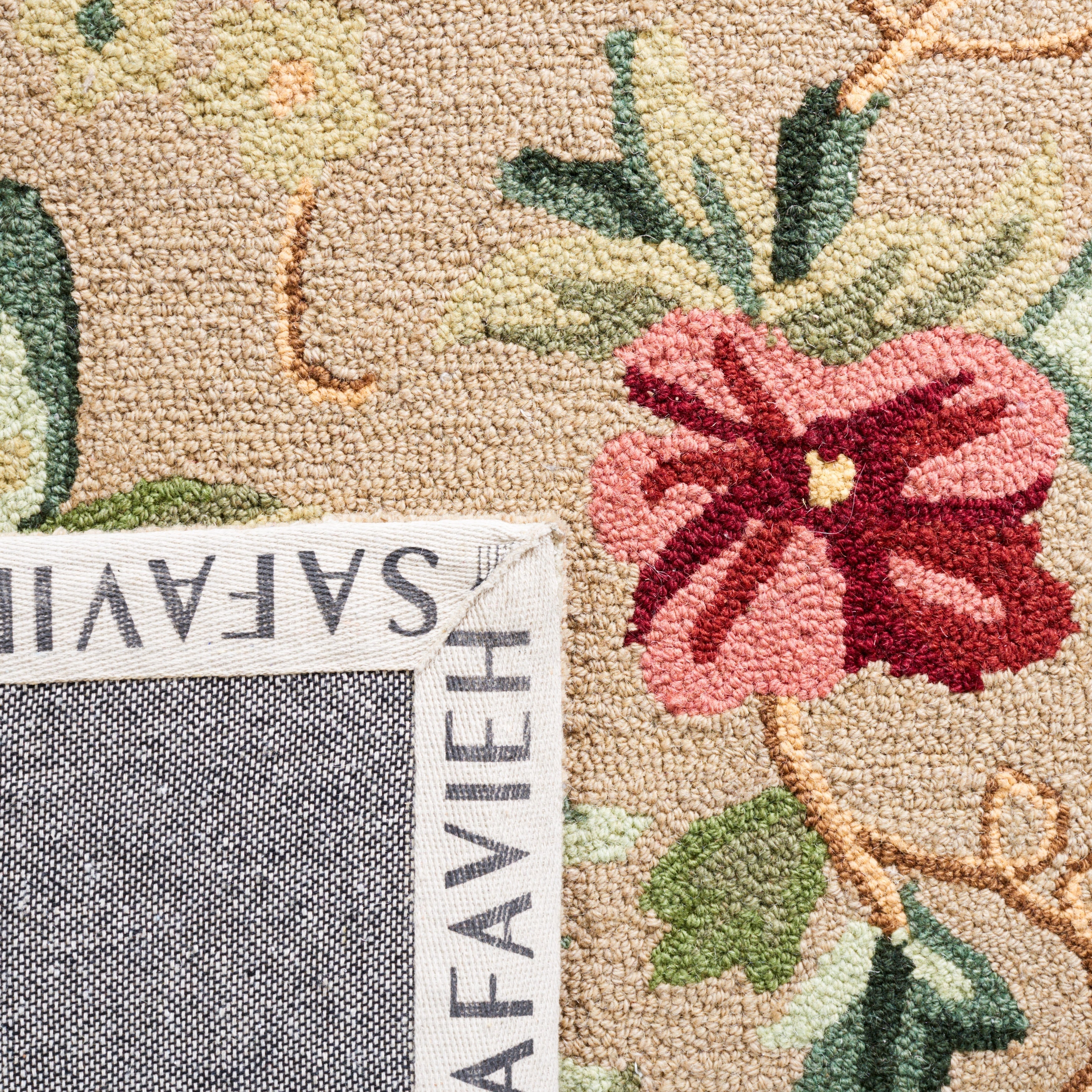 Tapis en laine floral Chelsea Yauhenia fait main SAFAVIEH de style campagnard français