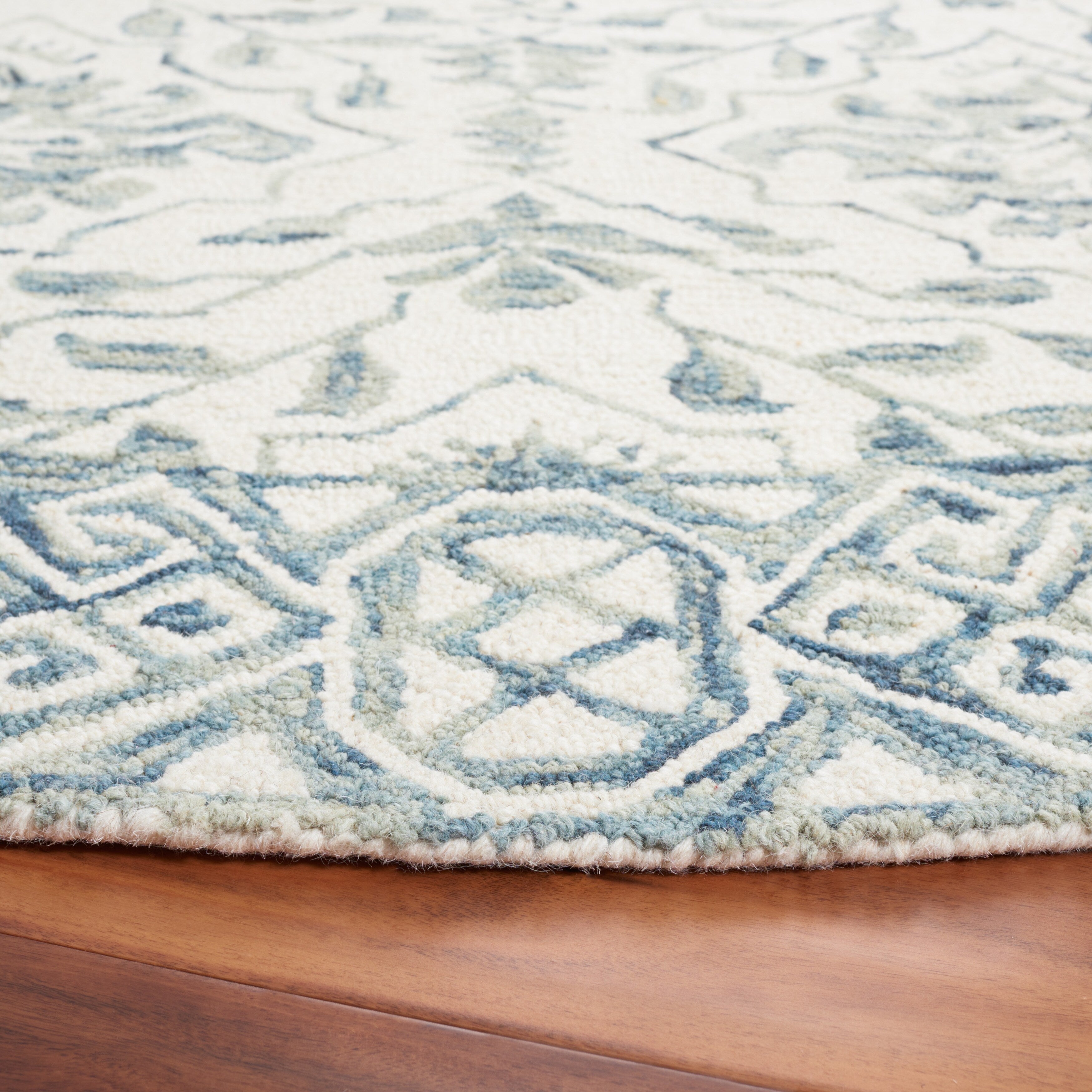 Tapis en laine florale Elvedina fait main SAFAVIEH, teint par immersion