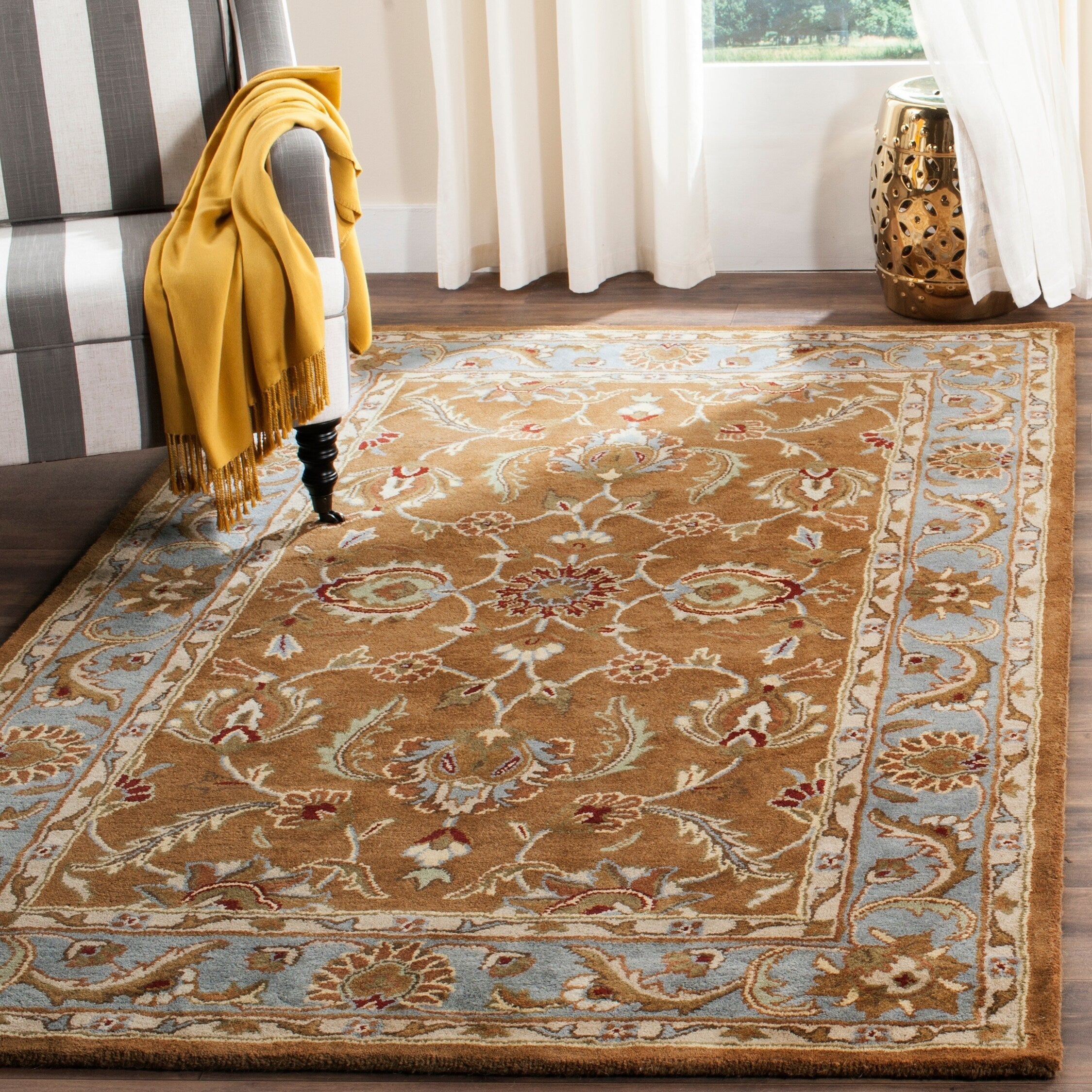 Tapis oriental traditionnel en laine fait main SAFAVIEH Heritage Full Bloom